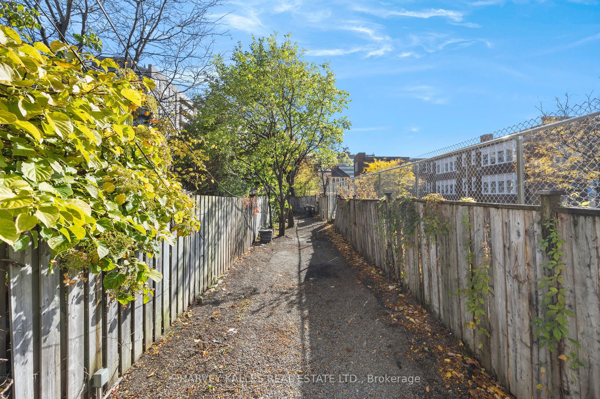 631 Richmond Street W