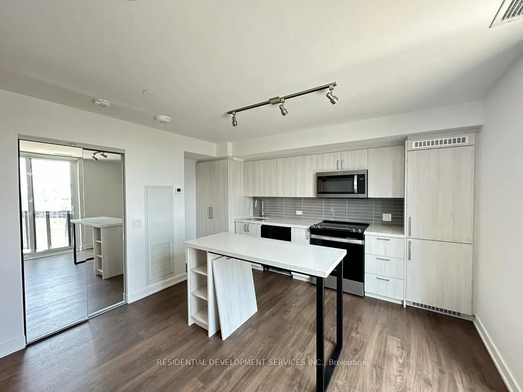 30 Tretti Way, #1302