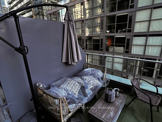 36 Charlotte Street, #708