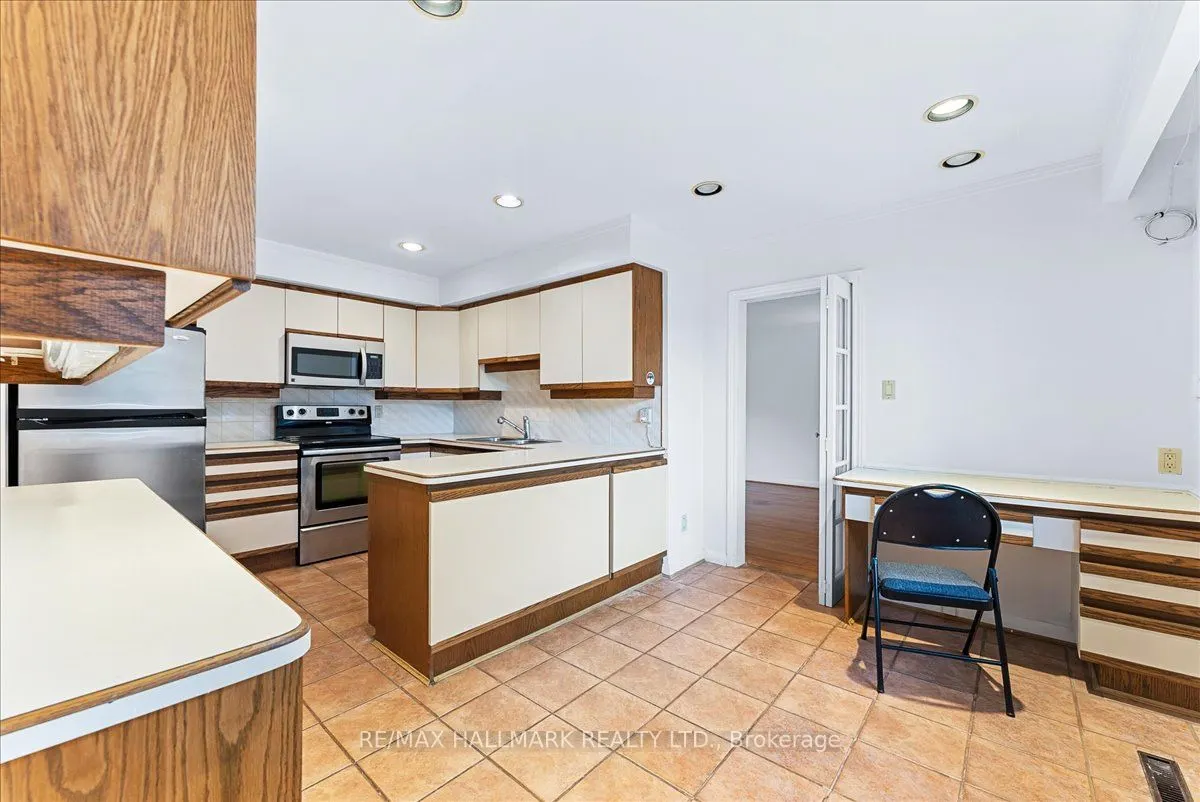 24 Burleigh Heights Drive