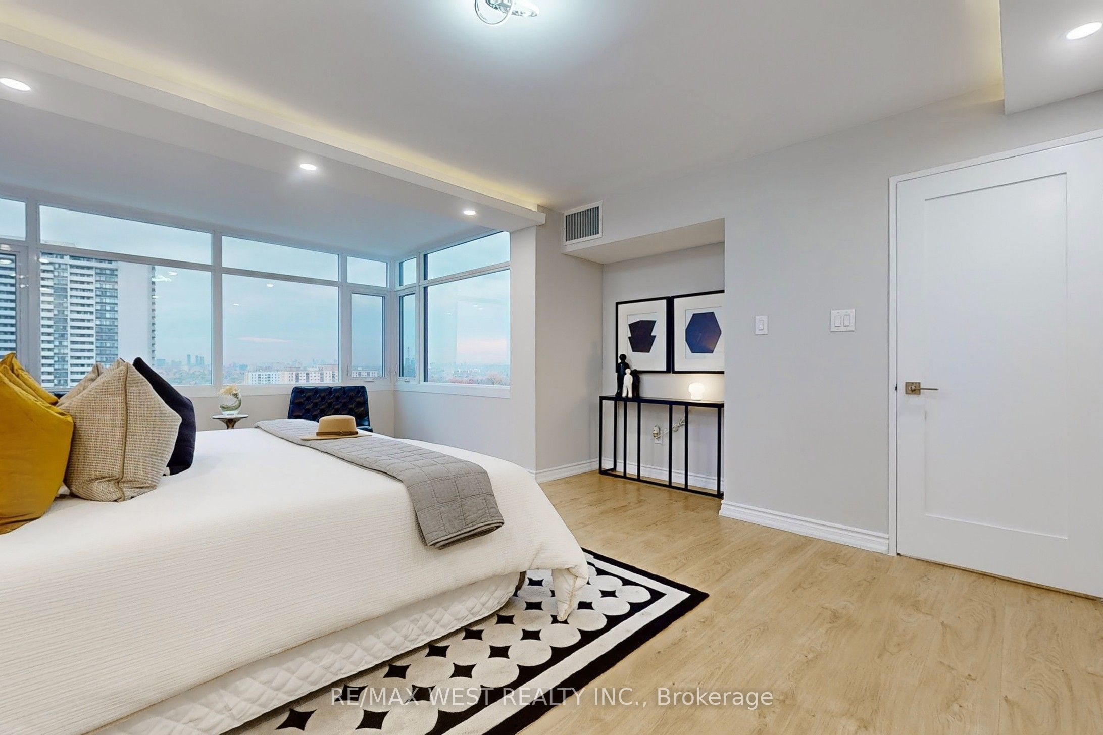 1555 Finch Avenue E, #1108