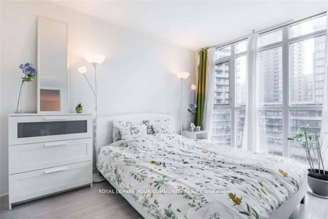 10 Capreol Court #902