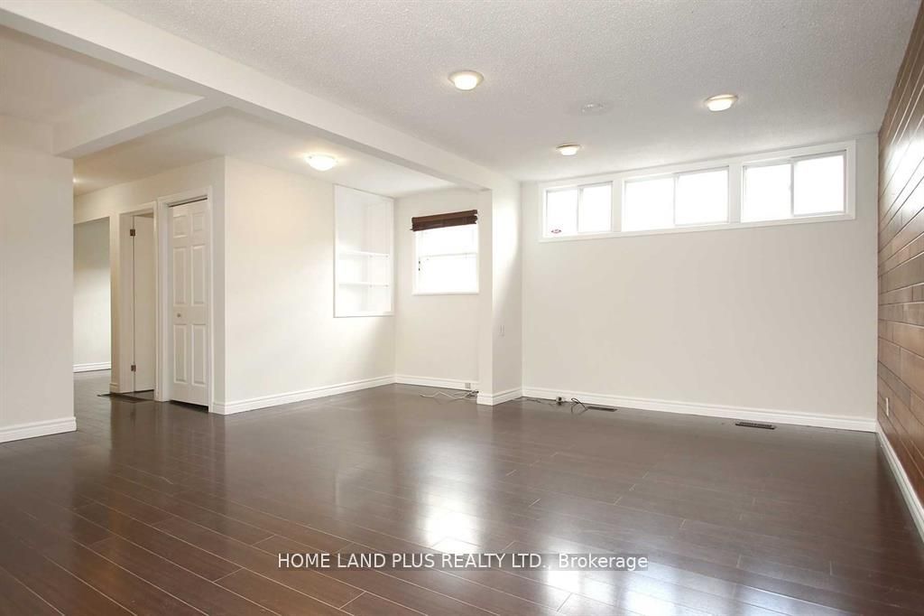 189 Maplehurst Avenue, #Mainfl
