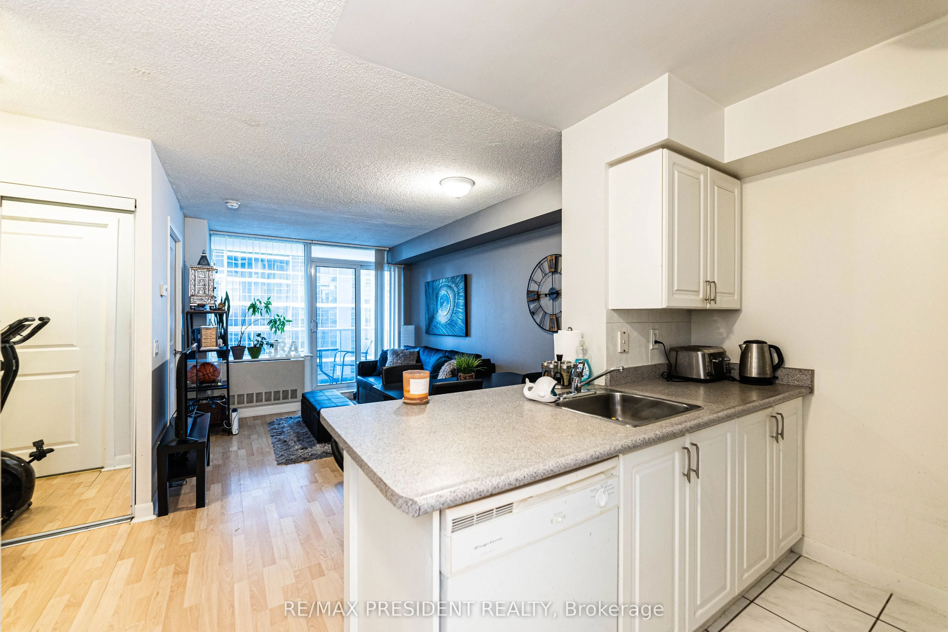 4978 Yonge Street, #1911