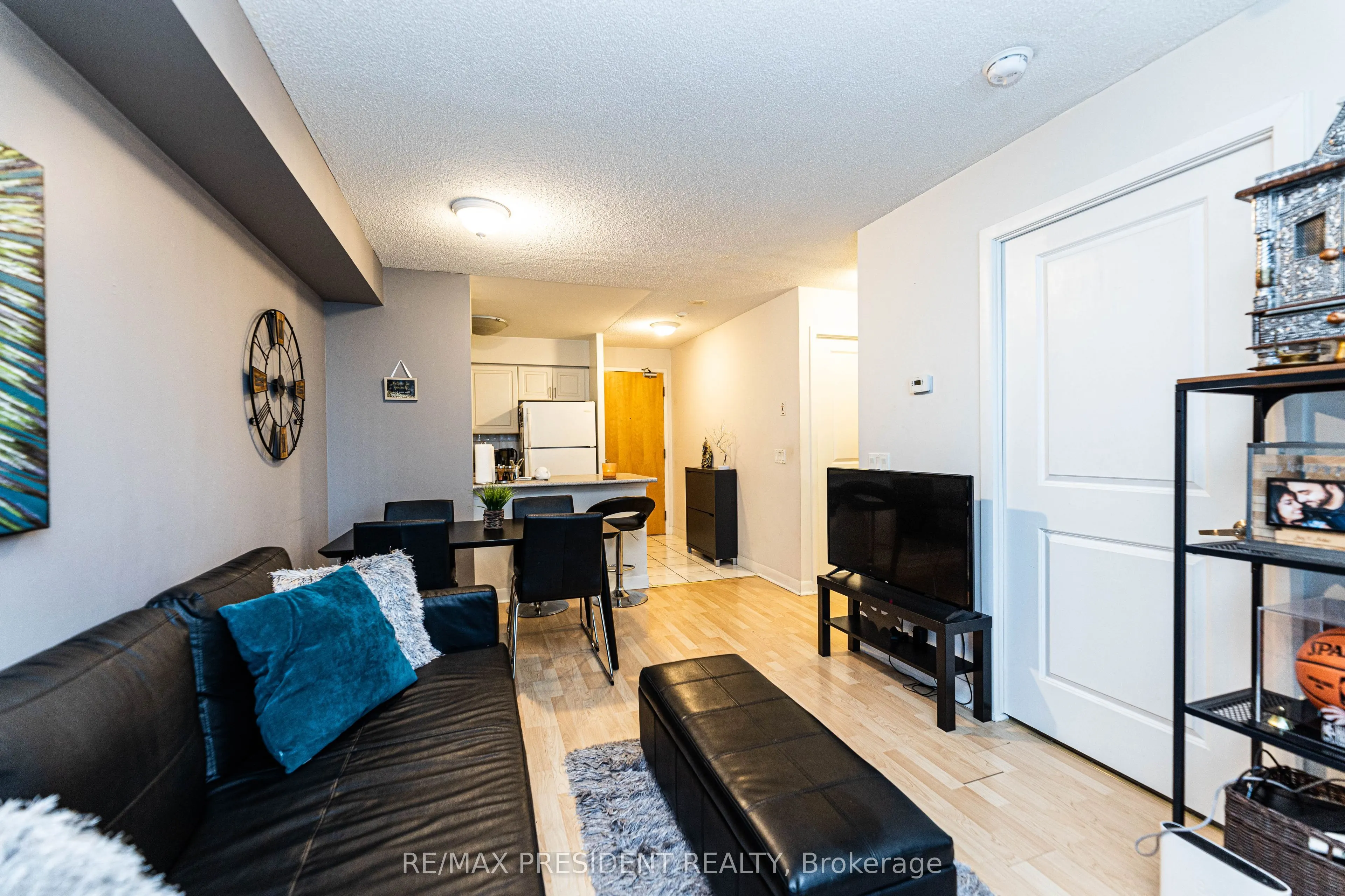 4978 Yonge Street, #1911