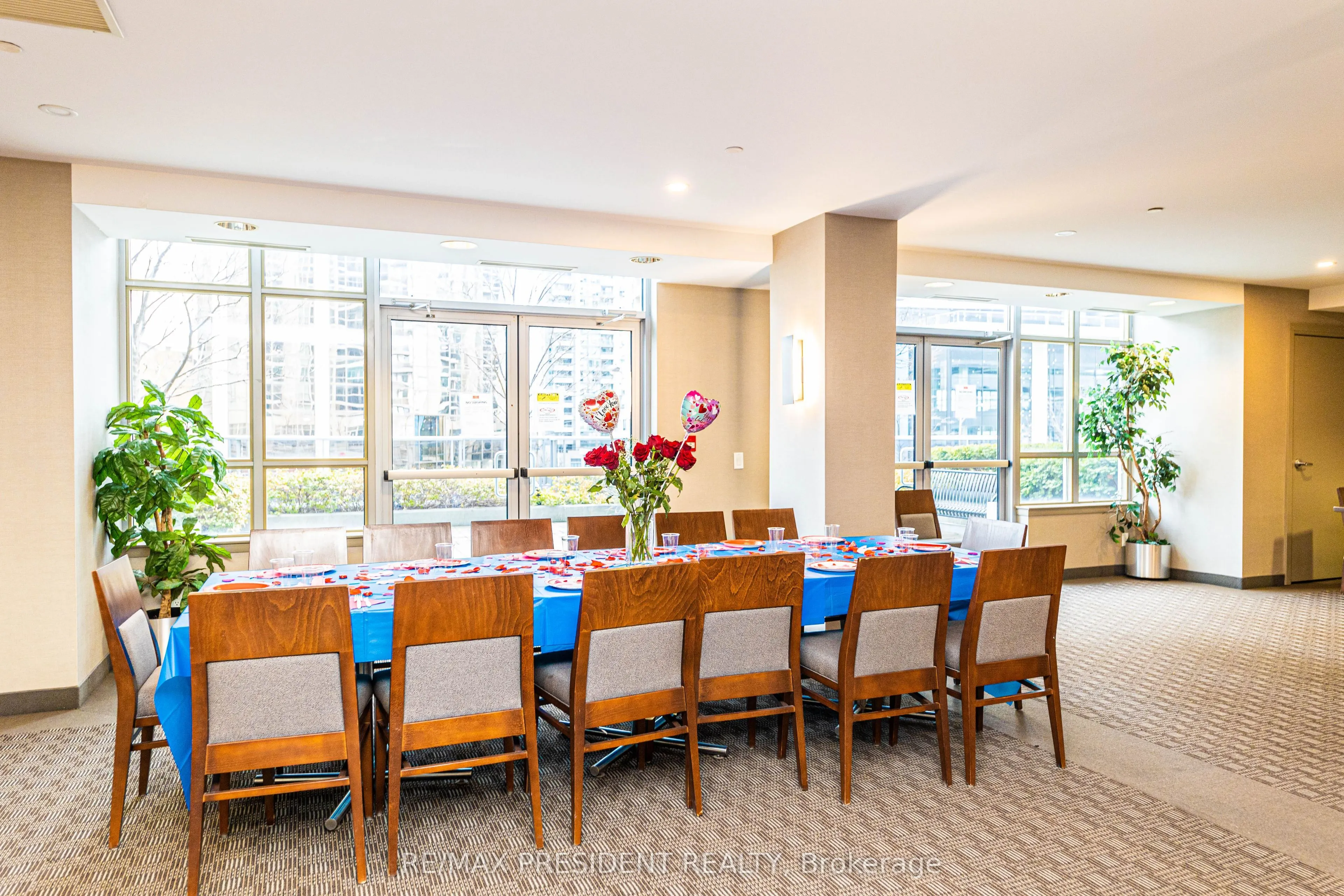 4978 Yonge Street, #1911