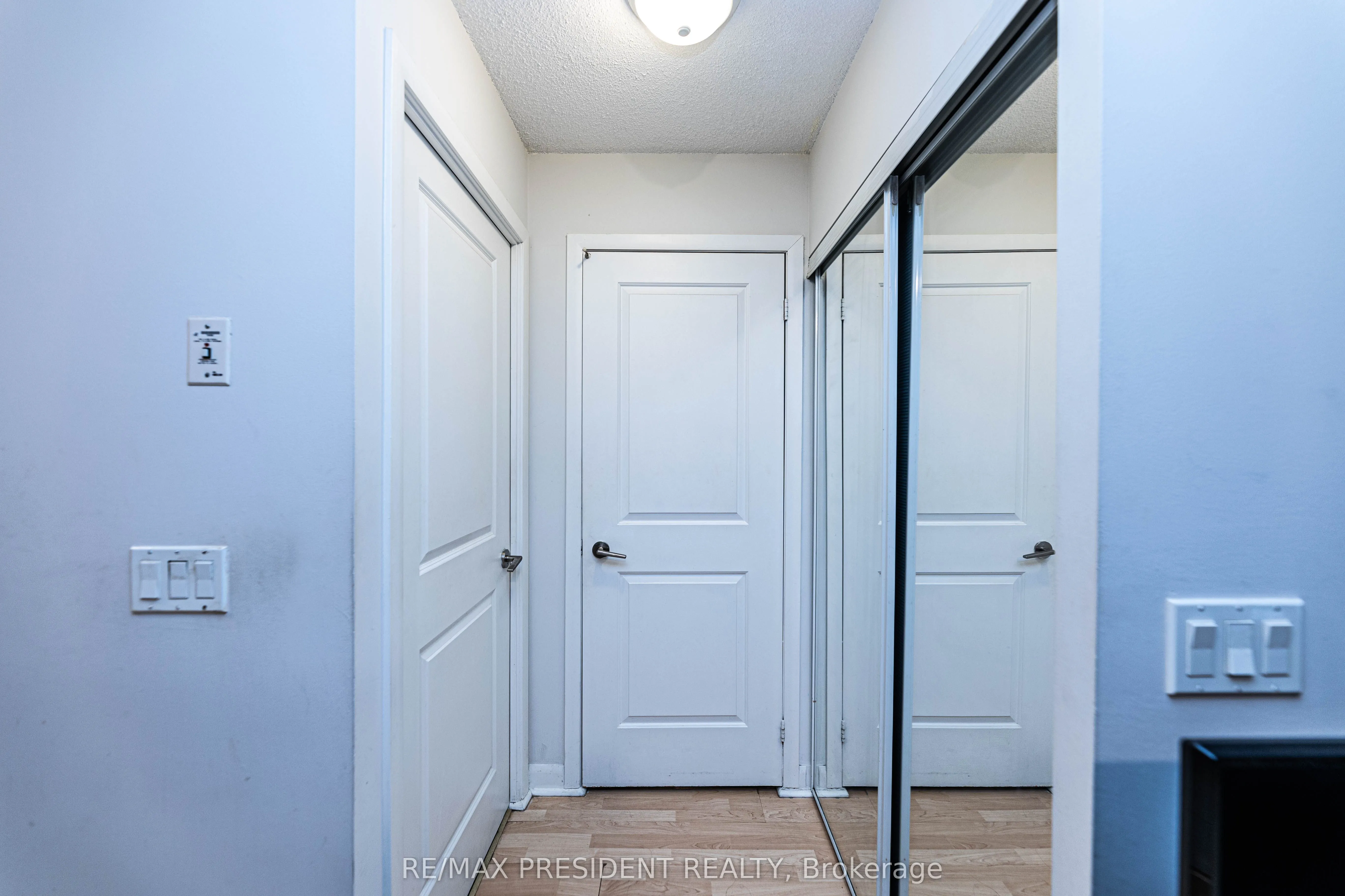 4978 Yonge Street, #1911