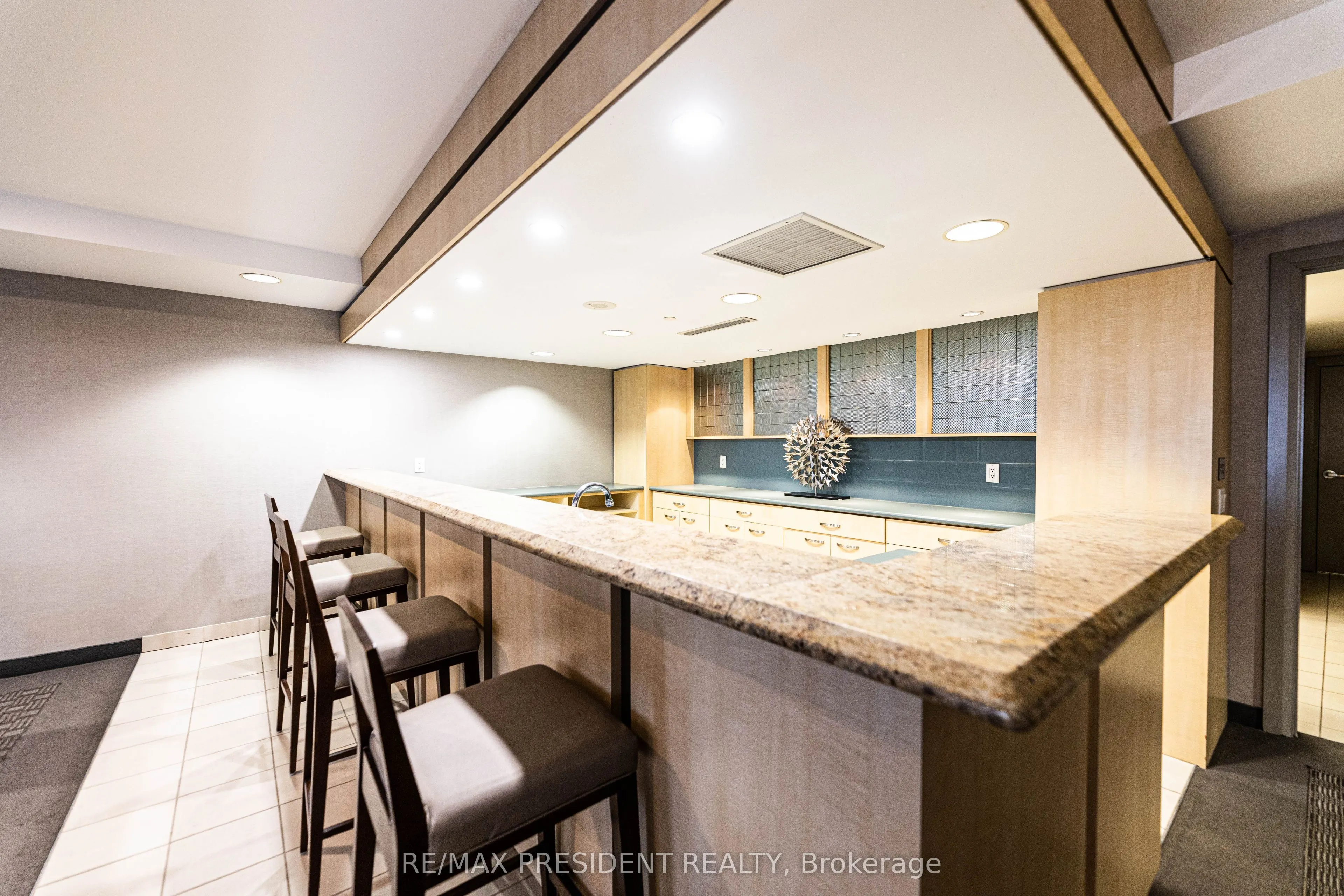 4978 Yonge Street, #1911