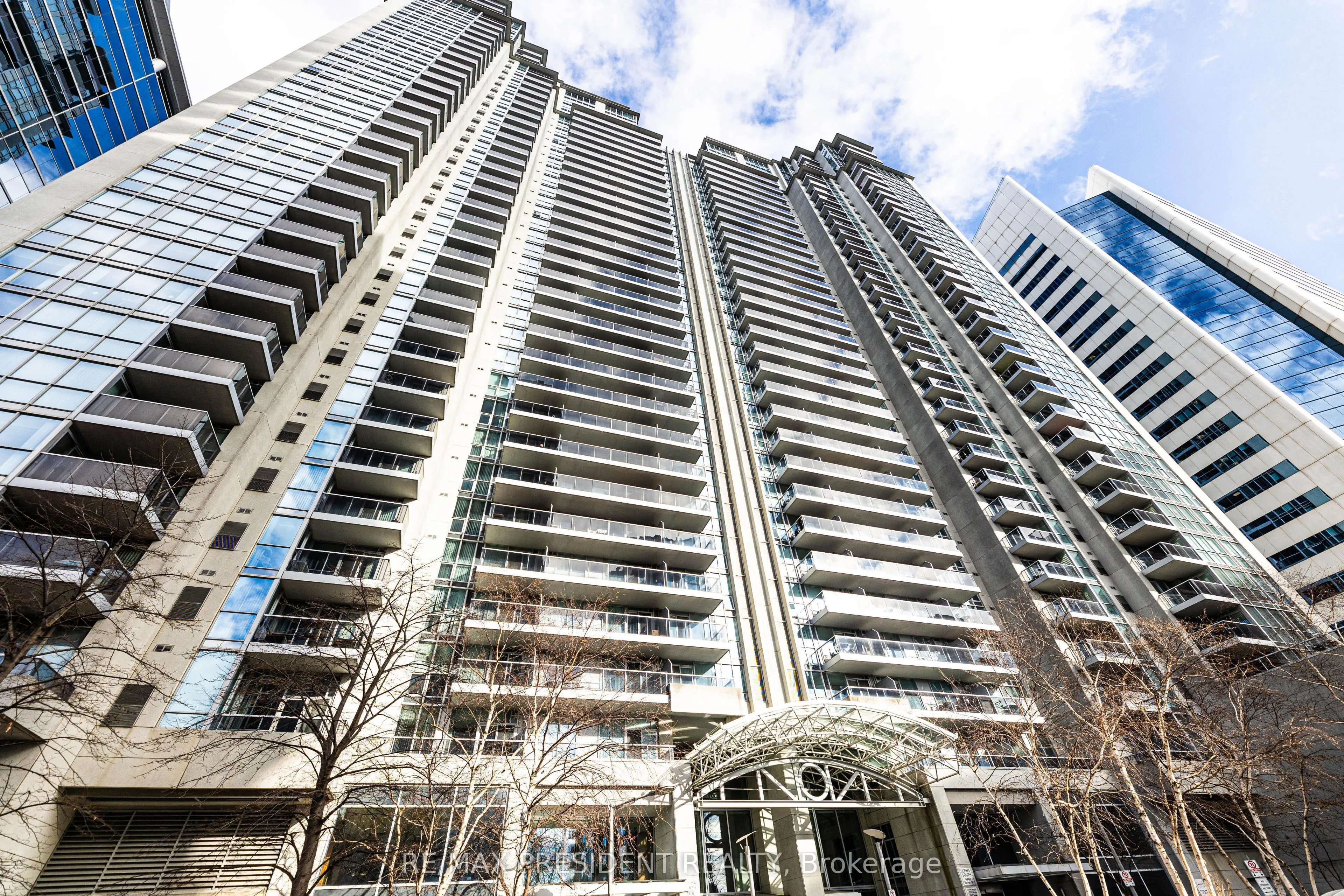 4978 Yonge Street, #1911