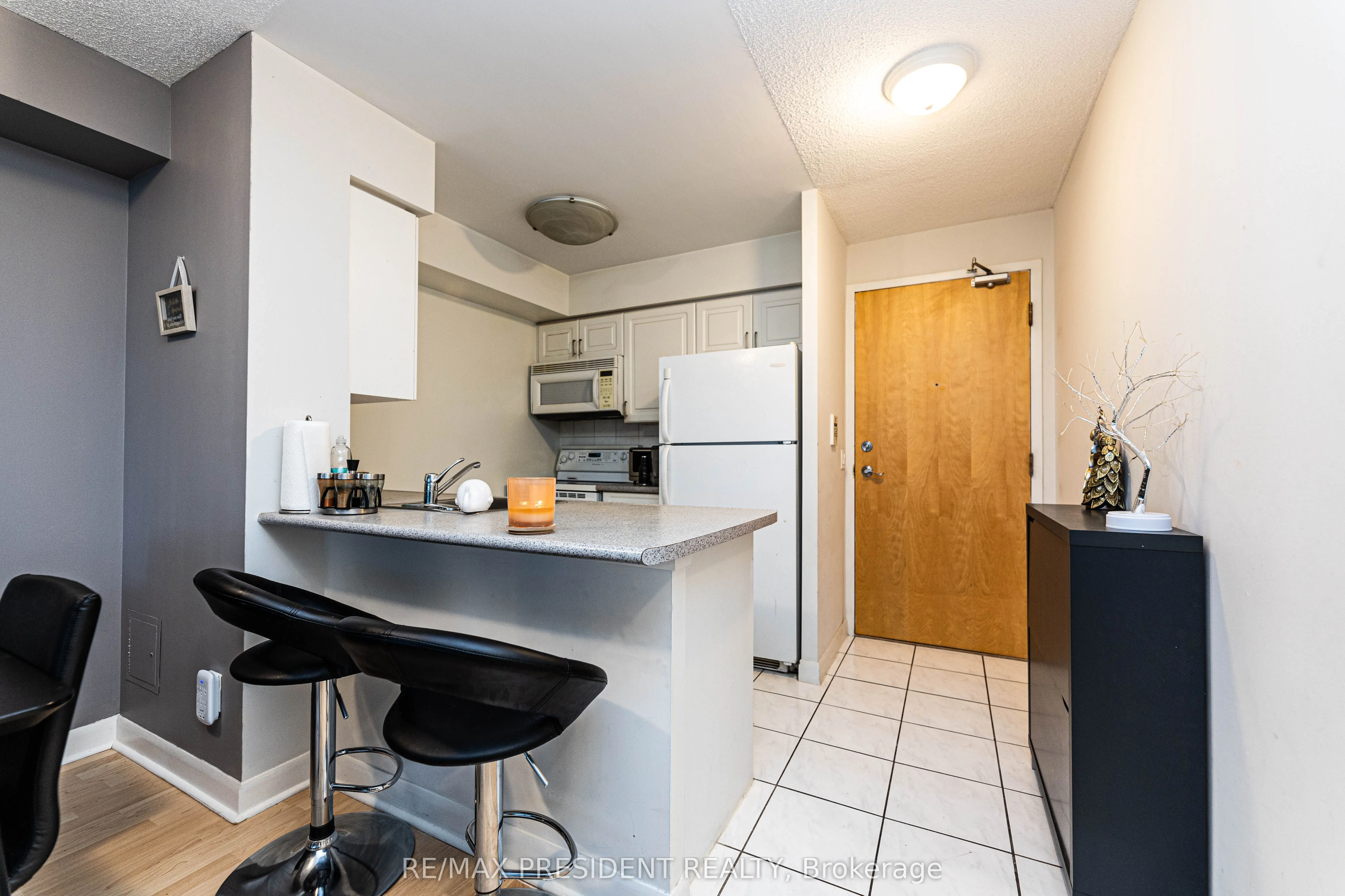 4978 Yonge Street, #1911