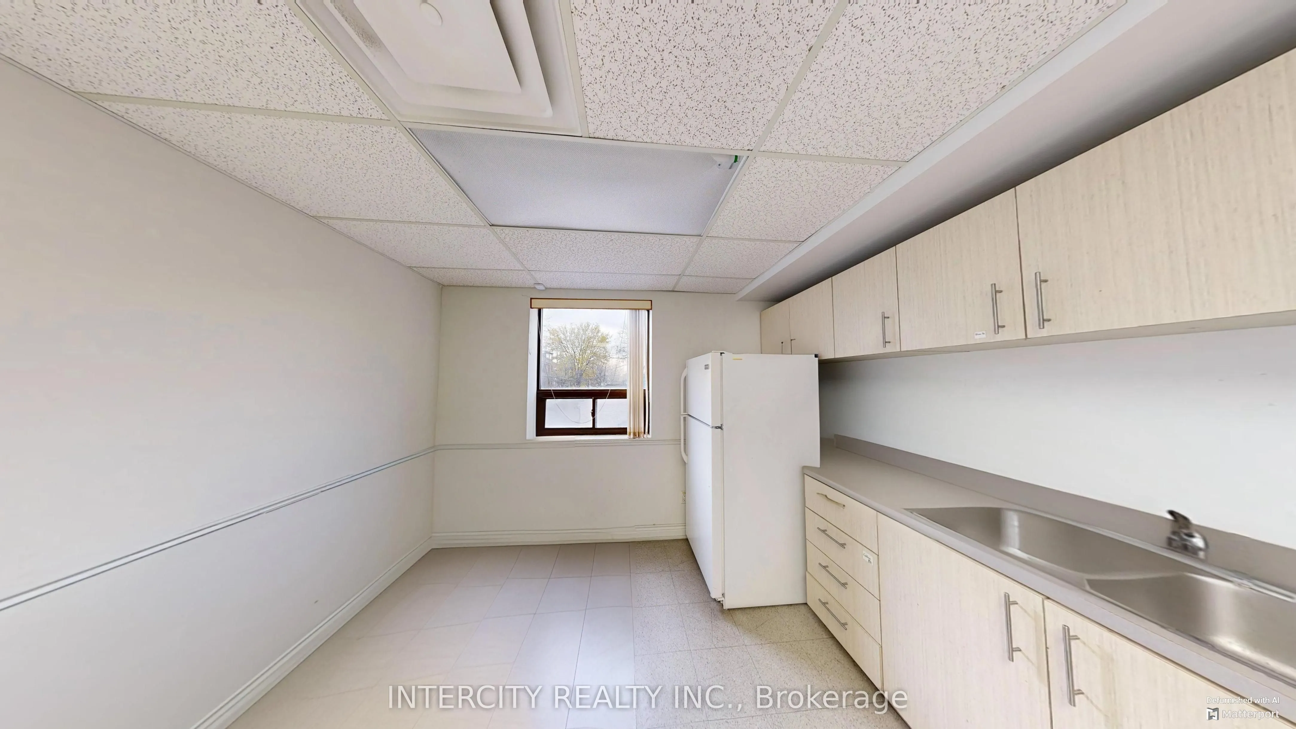 627 Bloor Street W, #2nd Flr