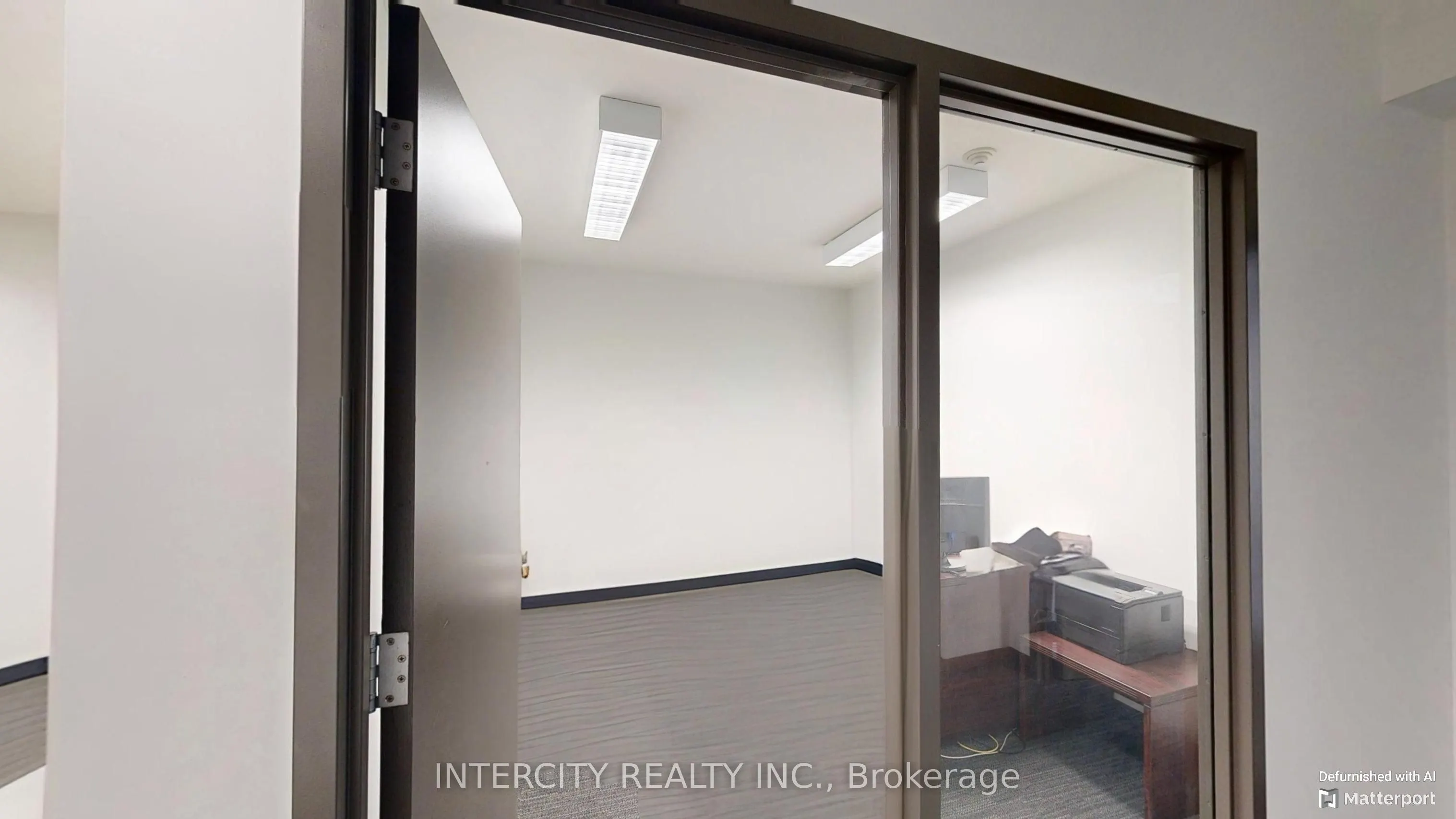 627 Bloor Street W, #2nd Flr