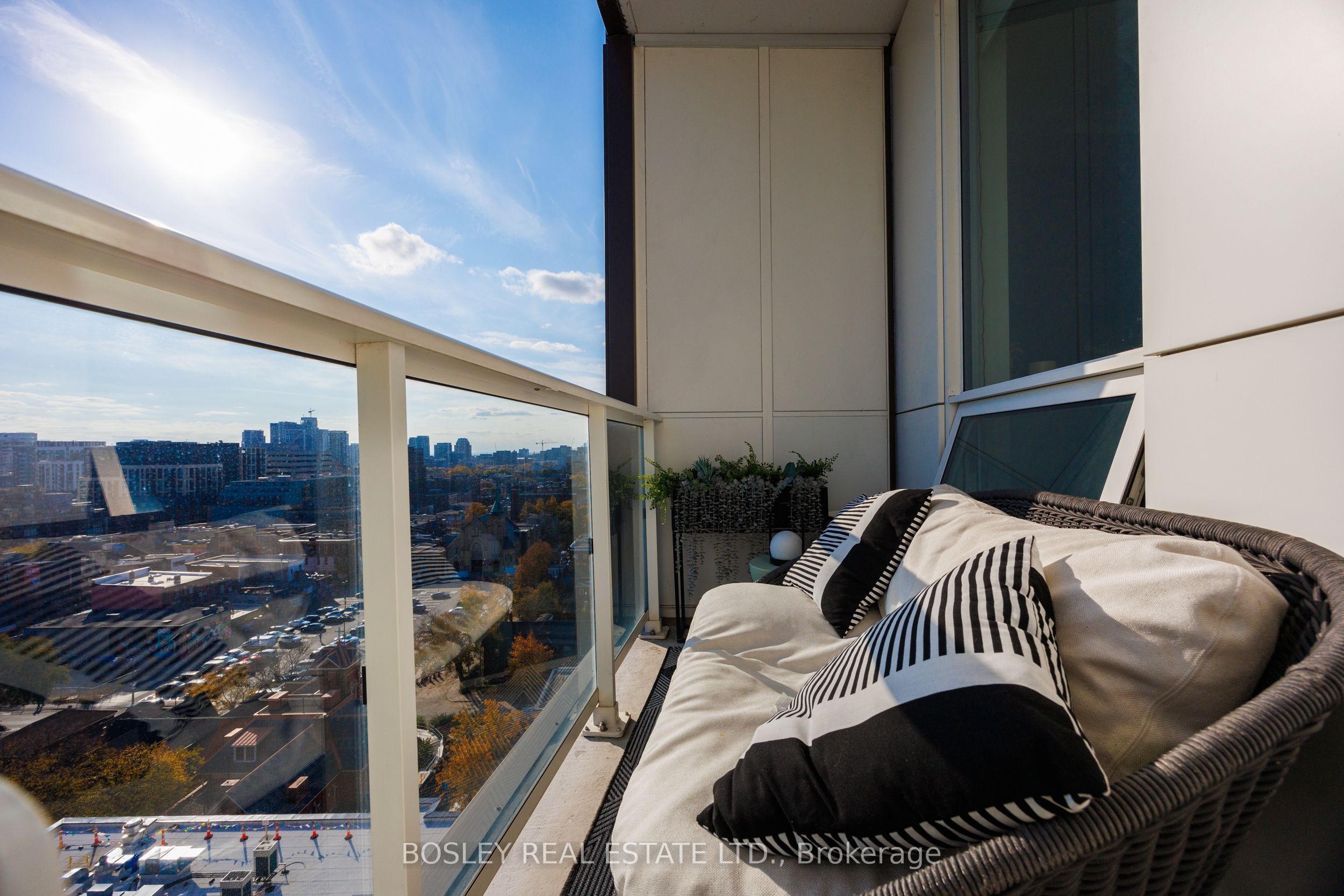 80 Vanauley Street, #PH16