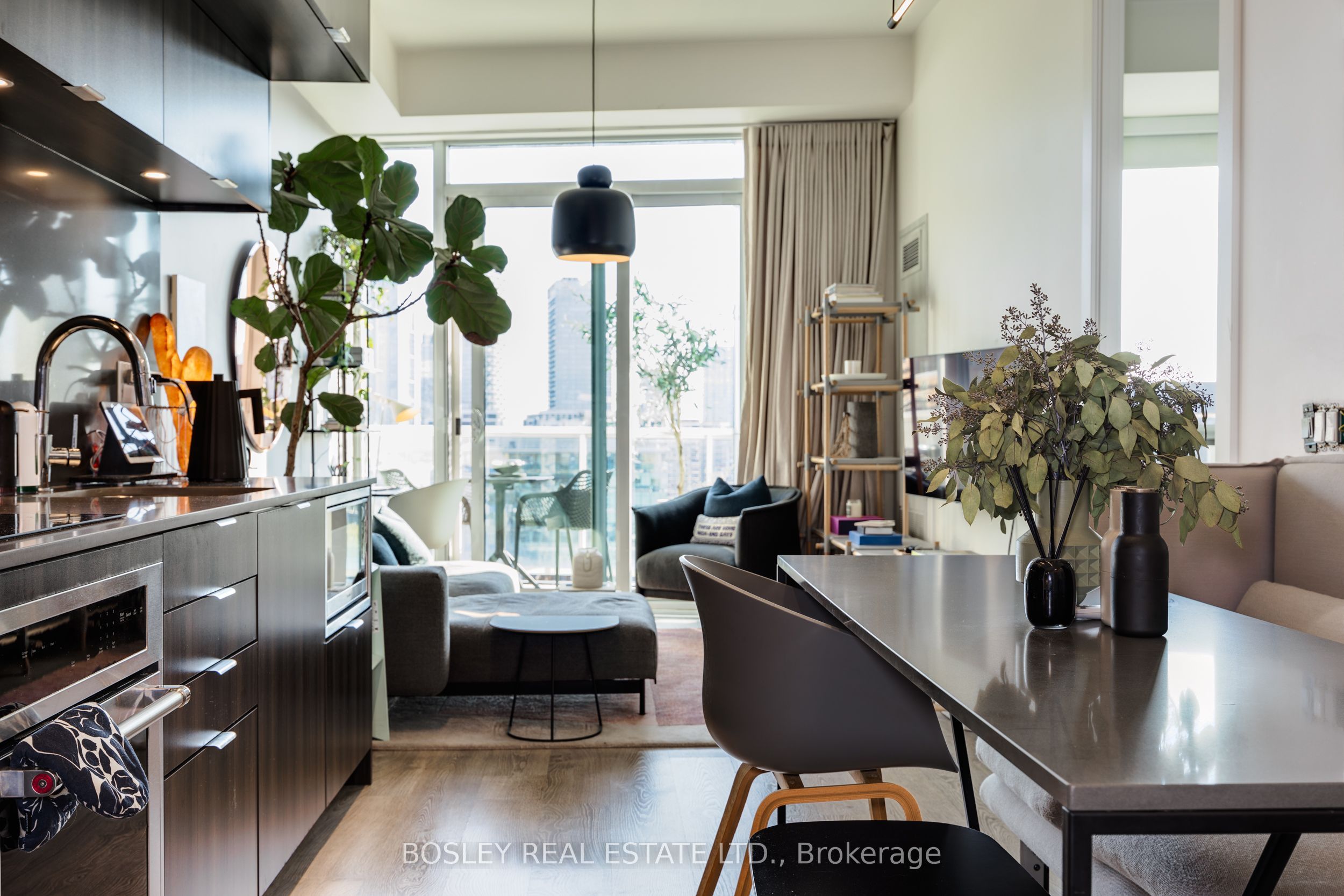 80 Vanauley Street, #PH16