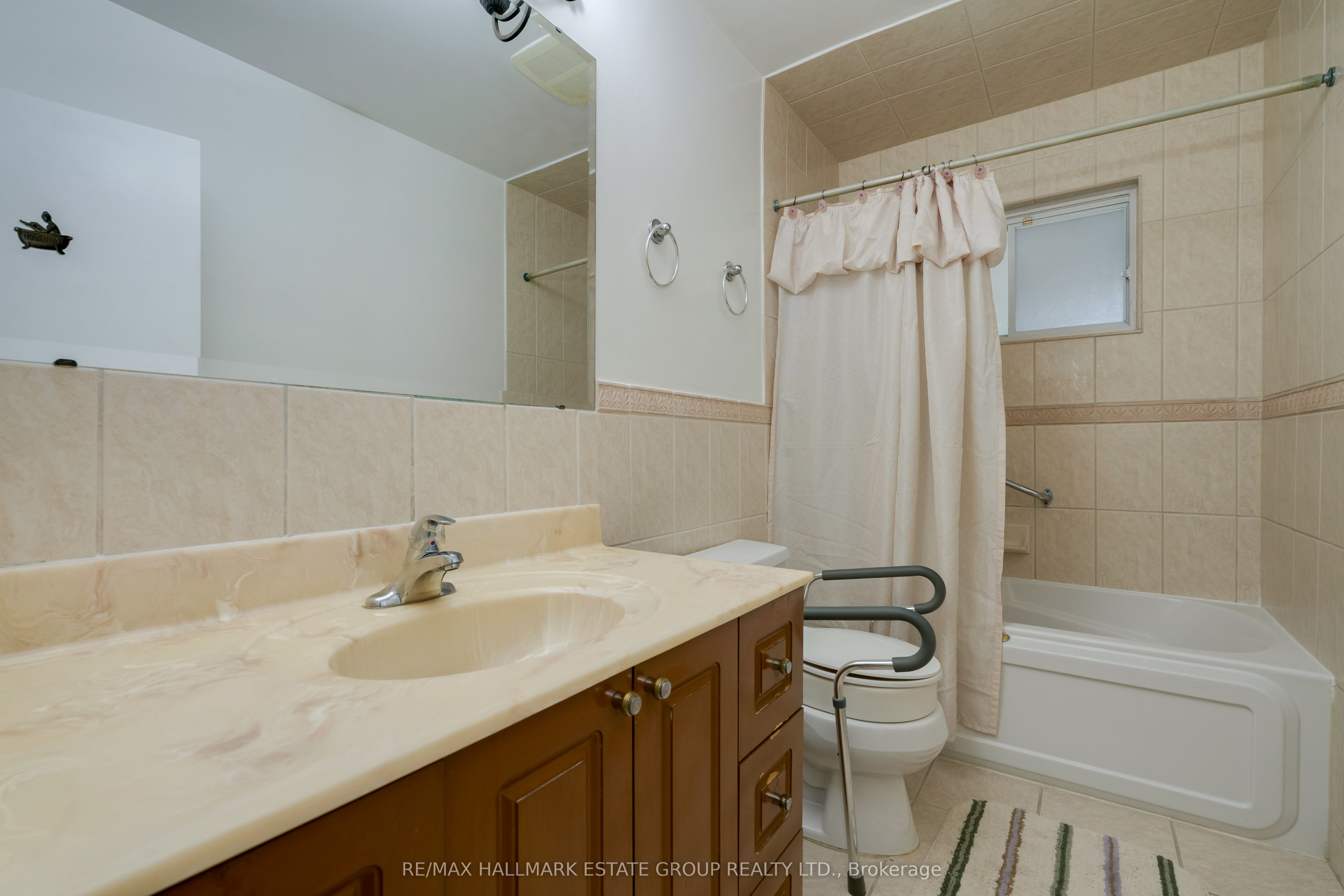 215 Sloane Avenue