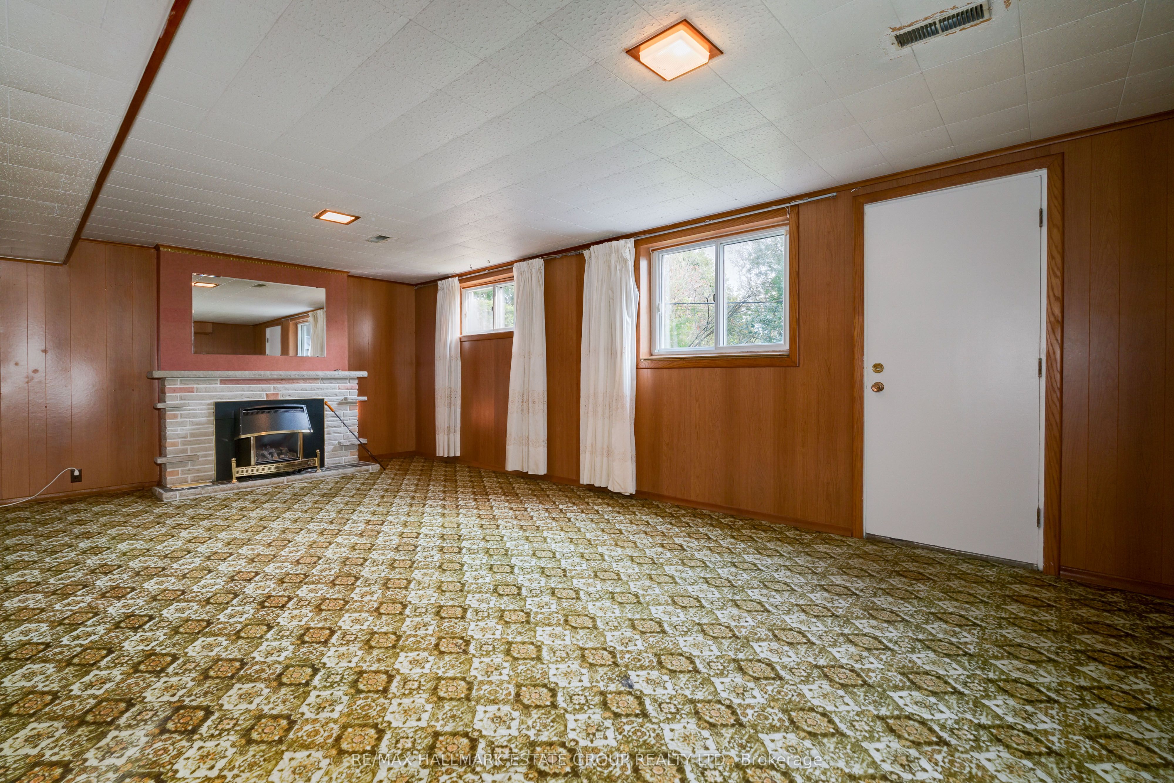 215 Sloane Avenue