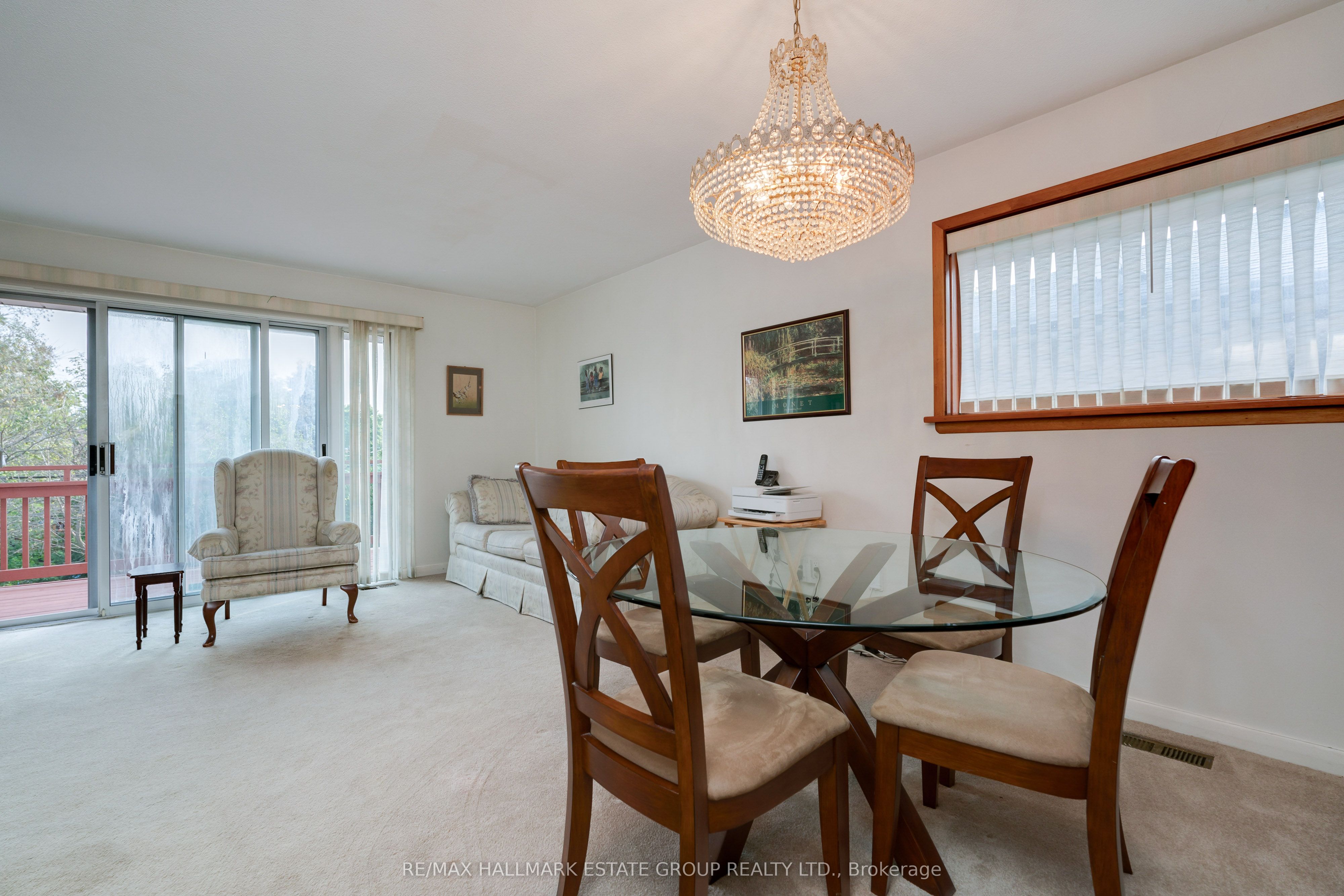 215 Sloane Avenue