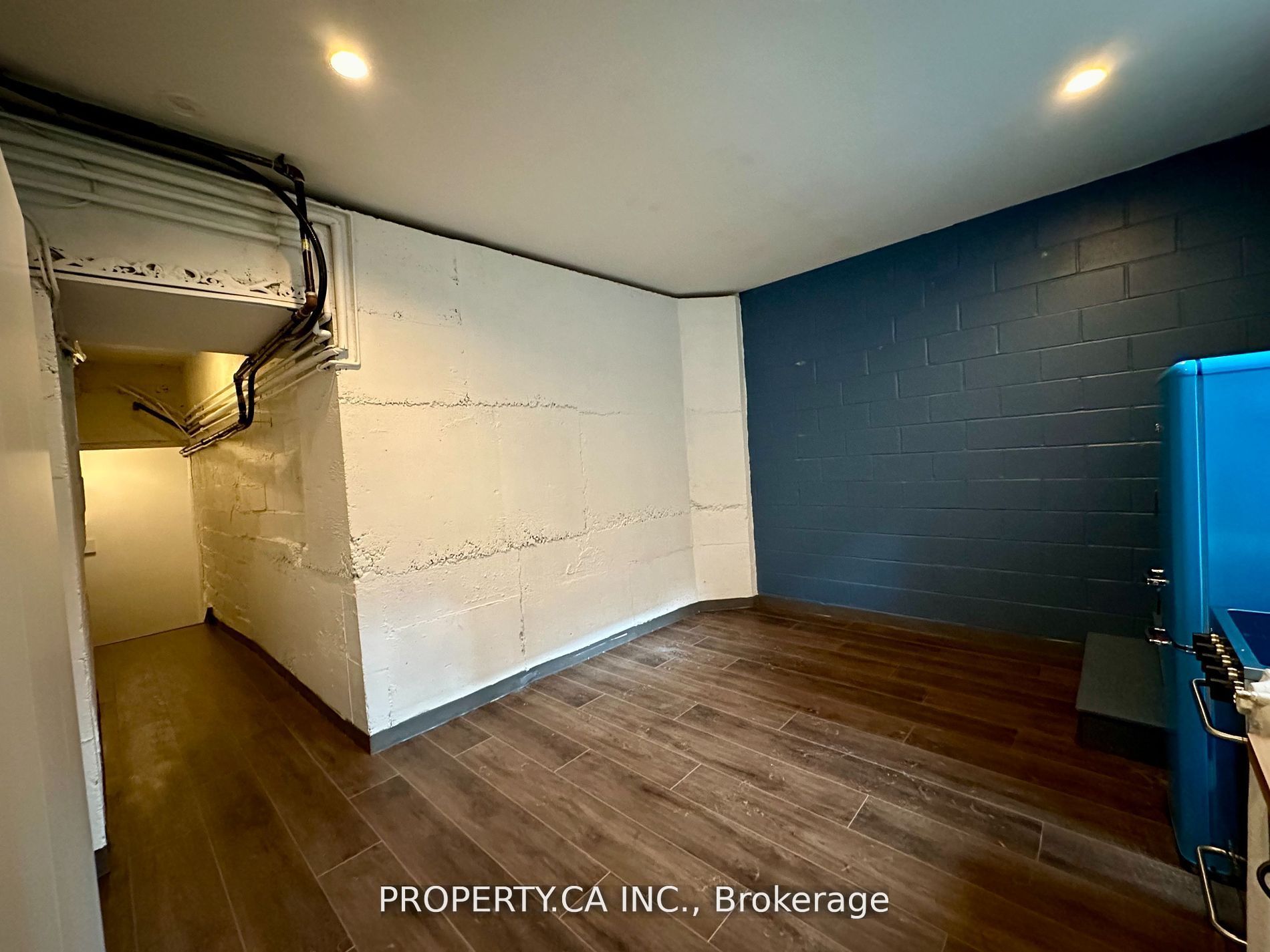 883 Queen Street W, #B1