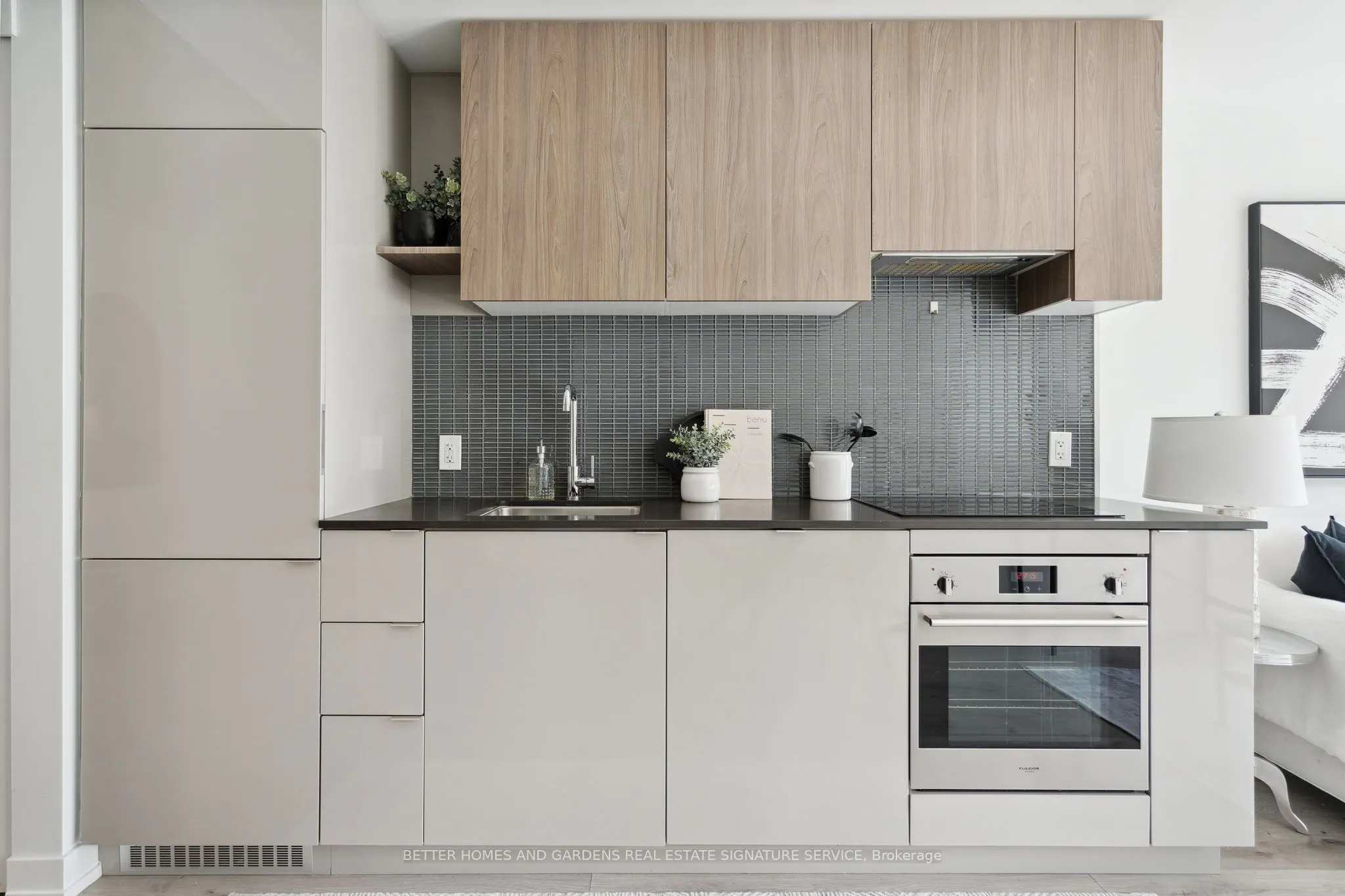 161 Roehampton Avenue, #515