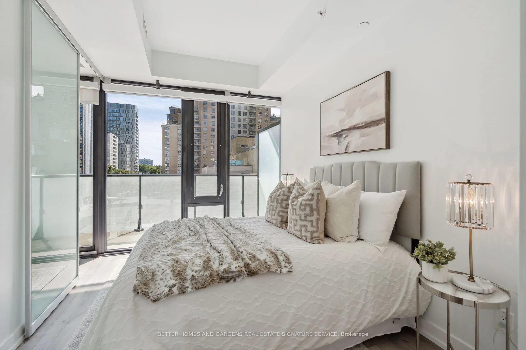161 Roehampton Avenue, #515