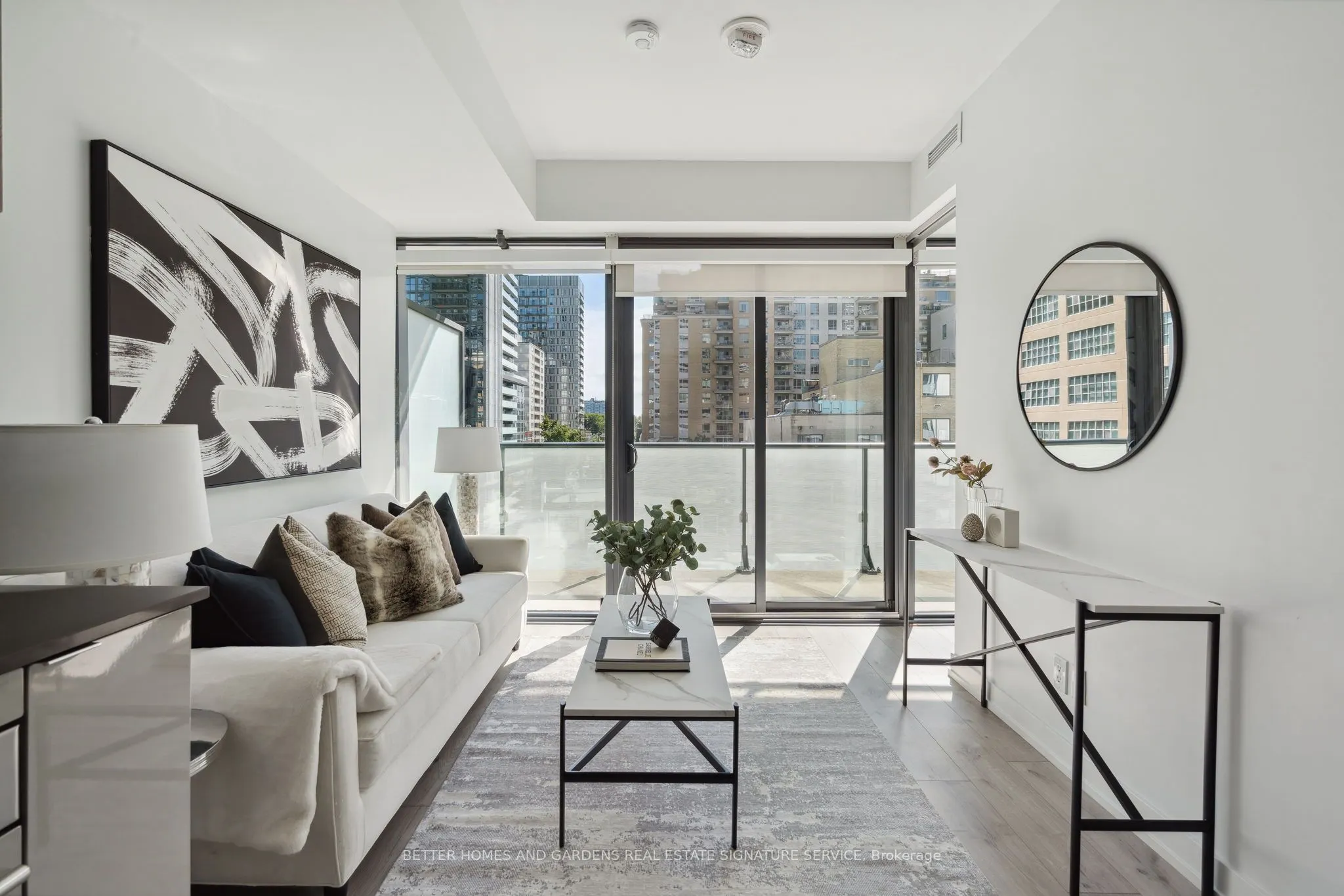 161 Roehampton Avenue, #515