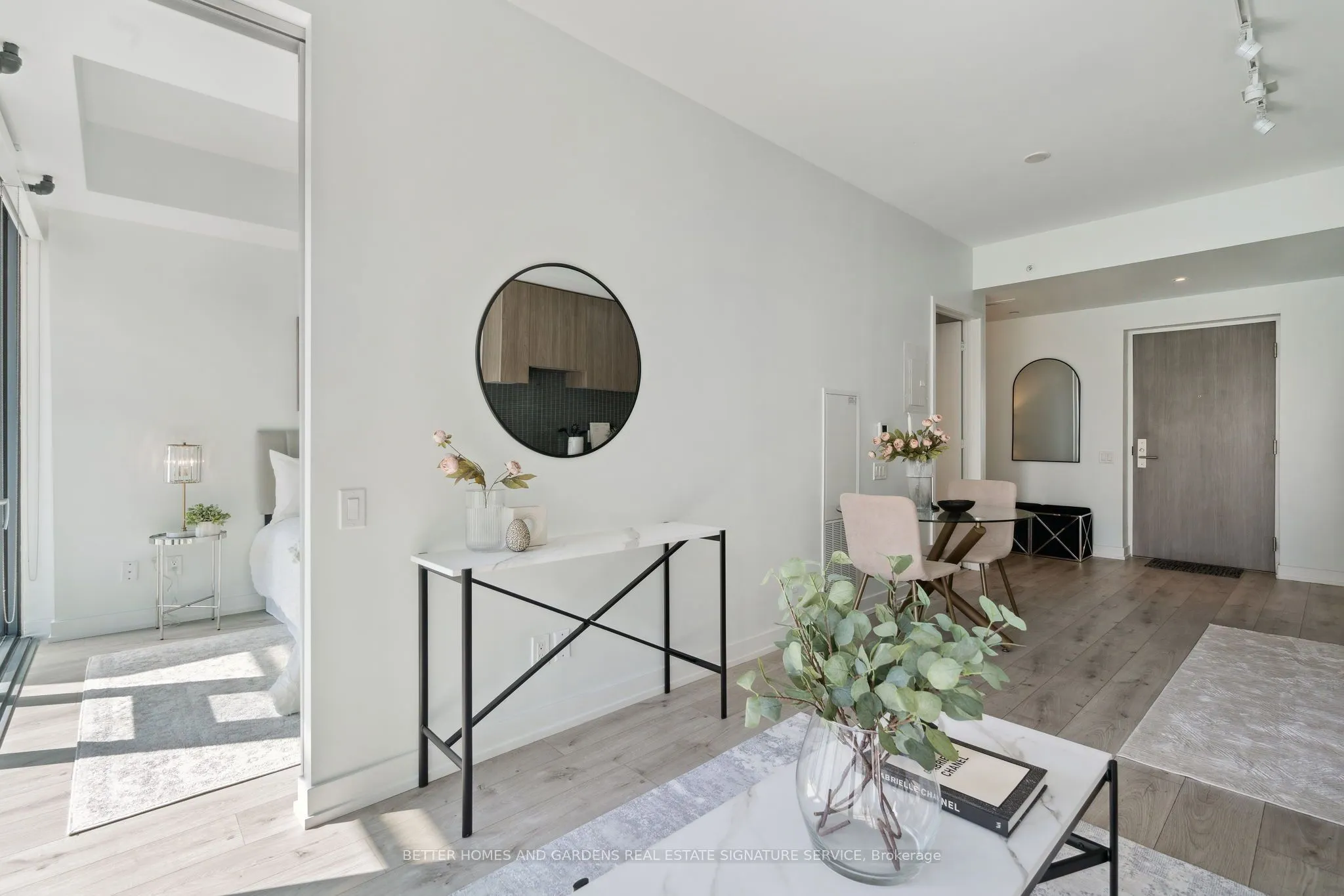 161 Roehampton Avenue, #515