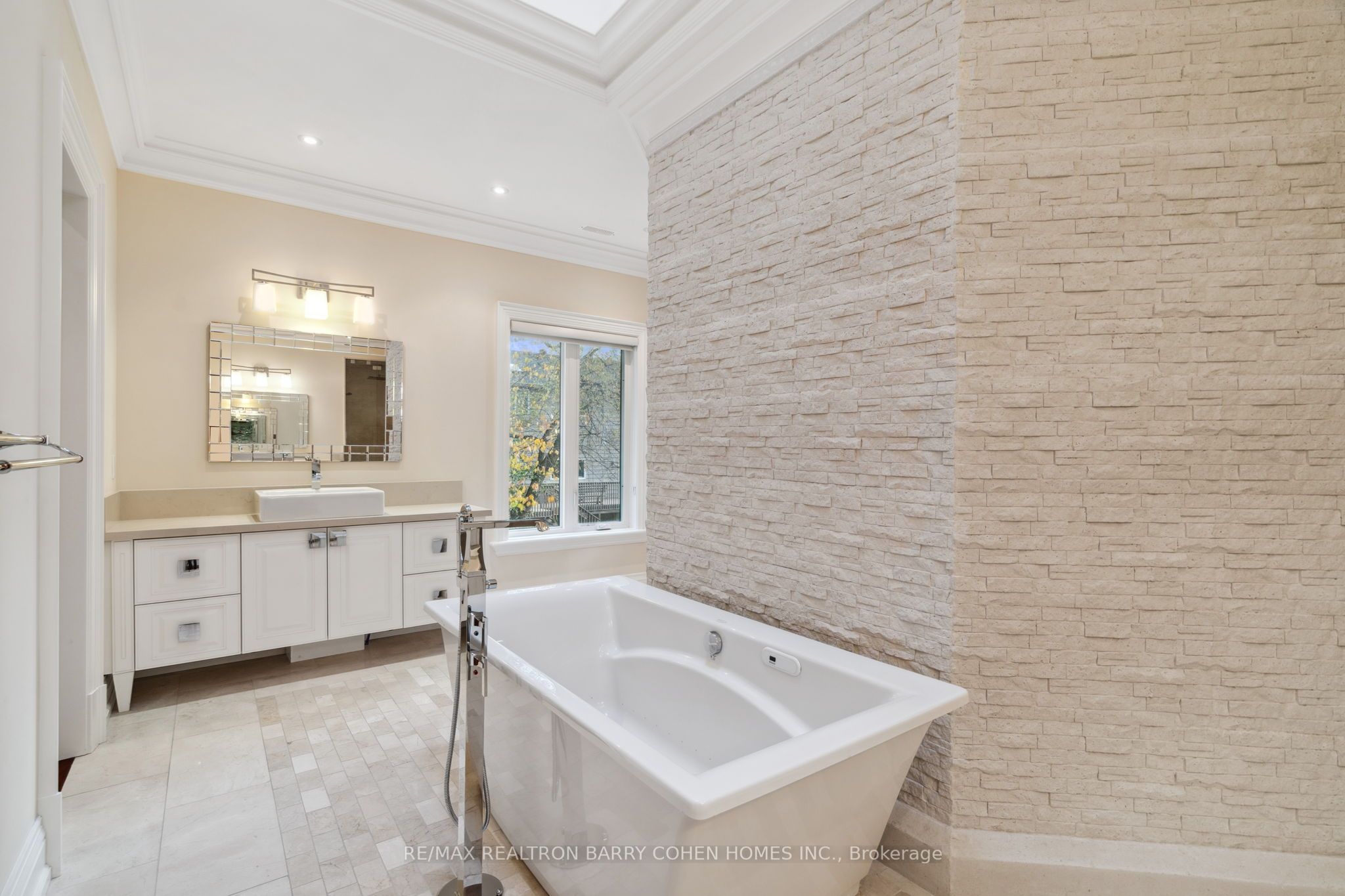 117 Upper Canada Drive