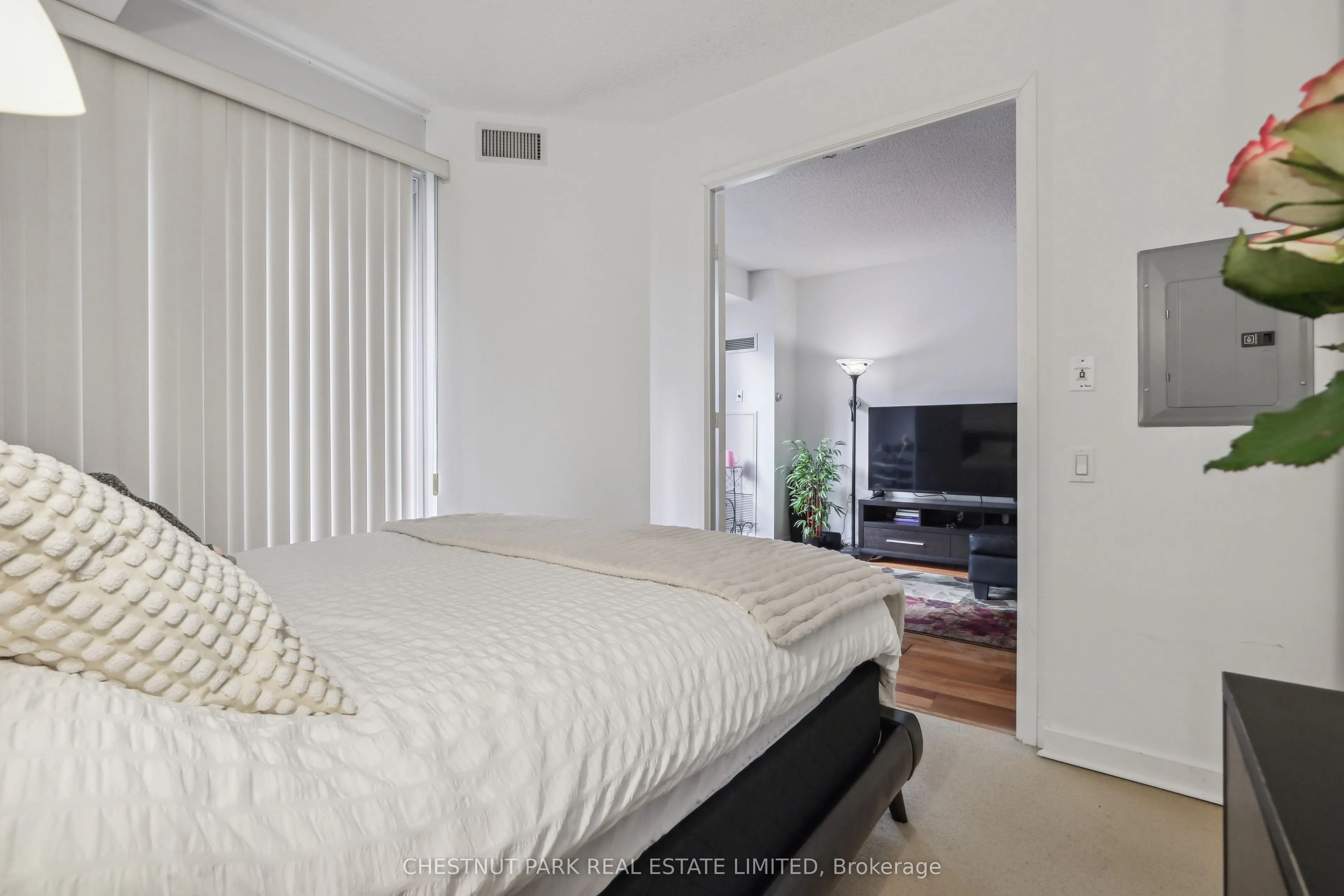 85 Bloor Street E, #1014