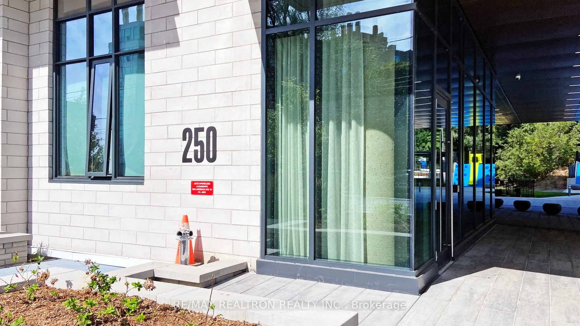 250 Lawrence Avenue W, #601