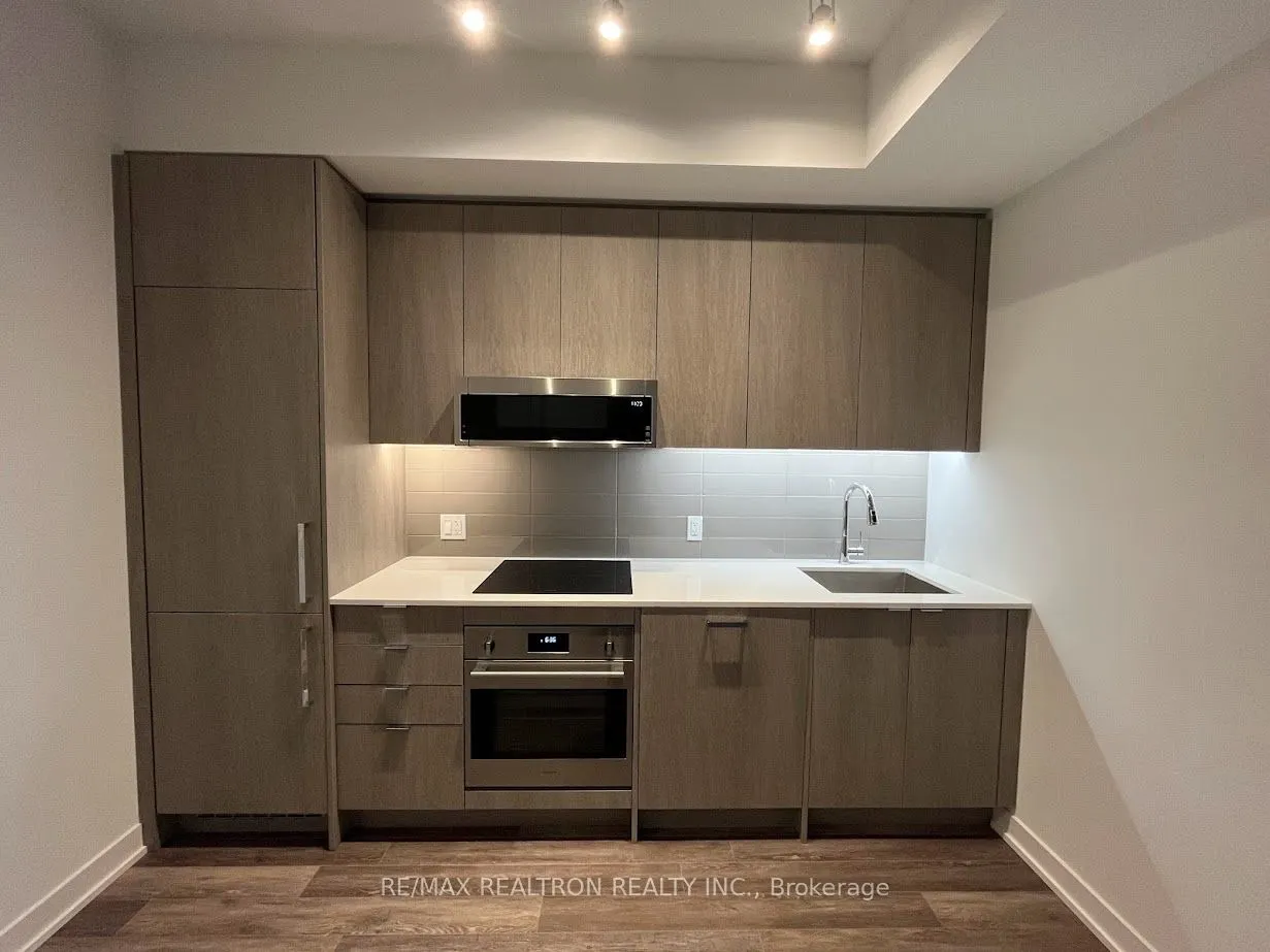 250 Lawrence Avenue W, #601