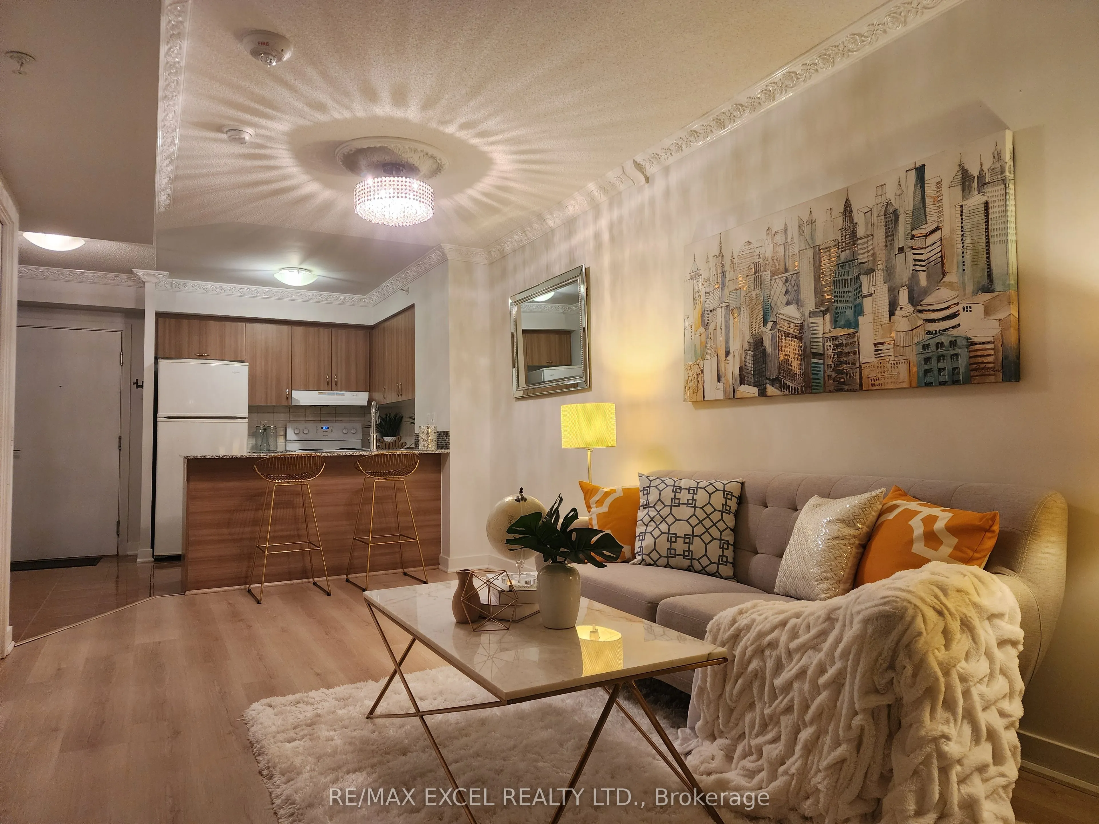 5740 Yonge Street, #803