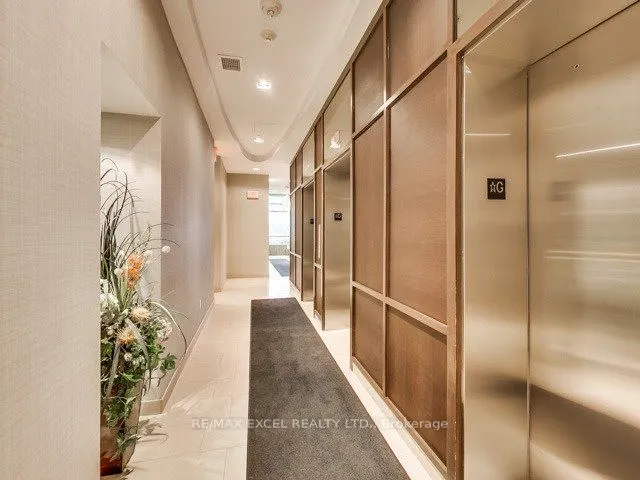 5740 Yonge Street, #803