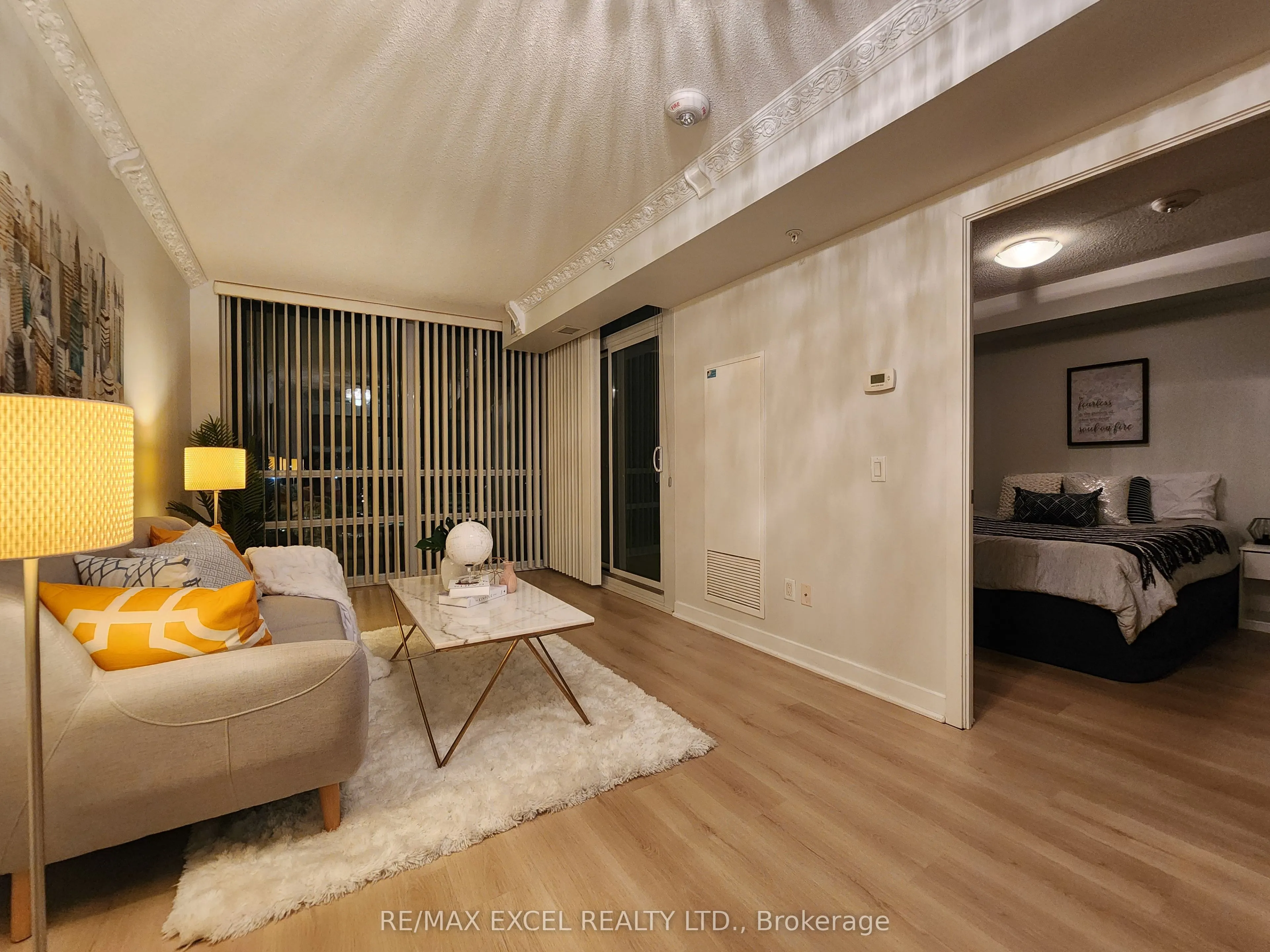 5740 Yonge Street, #803