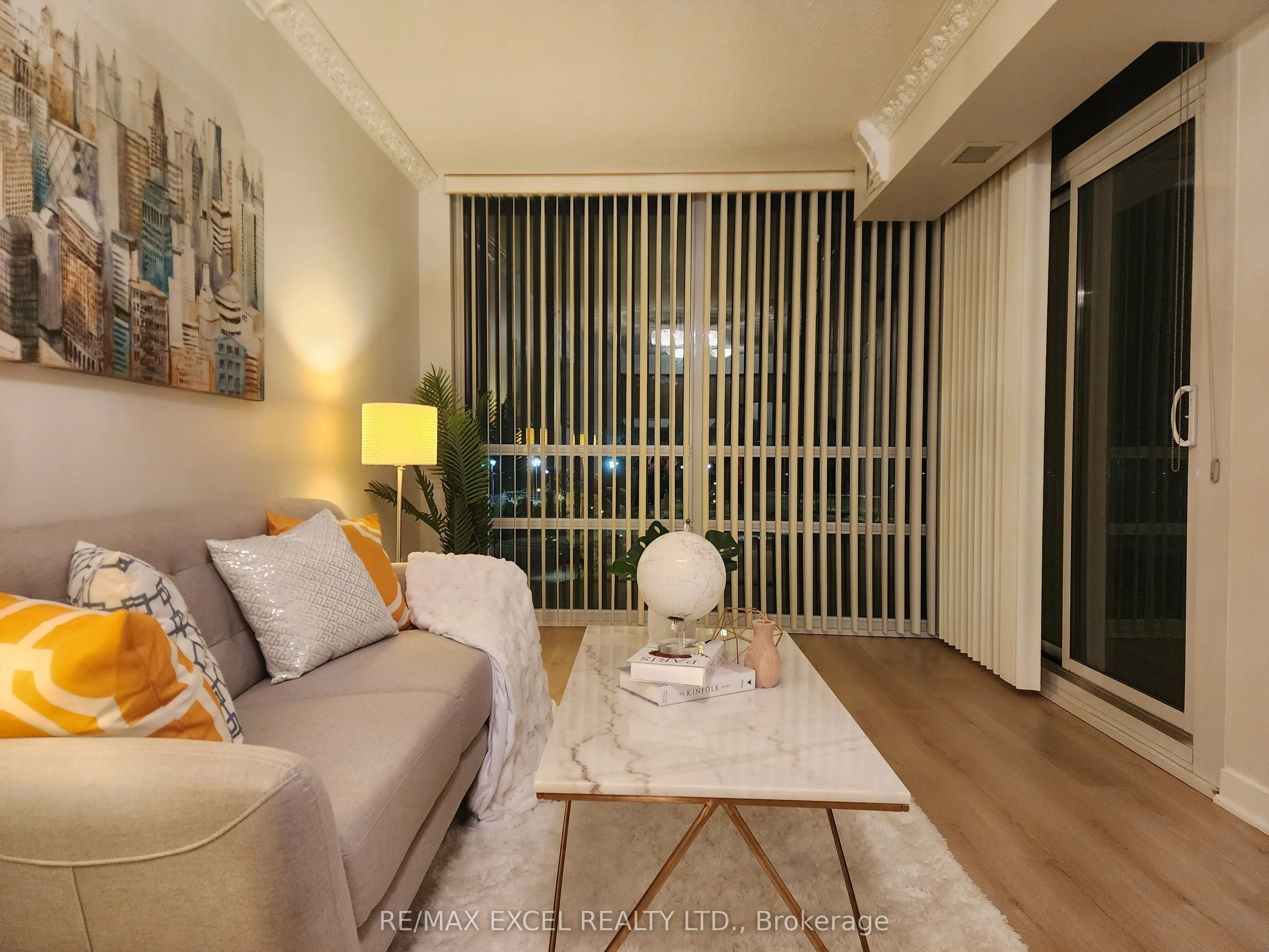 5740 Yonge Street, #803