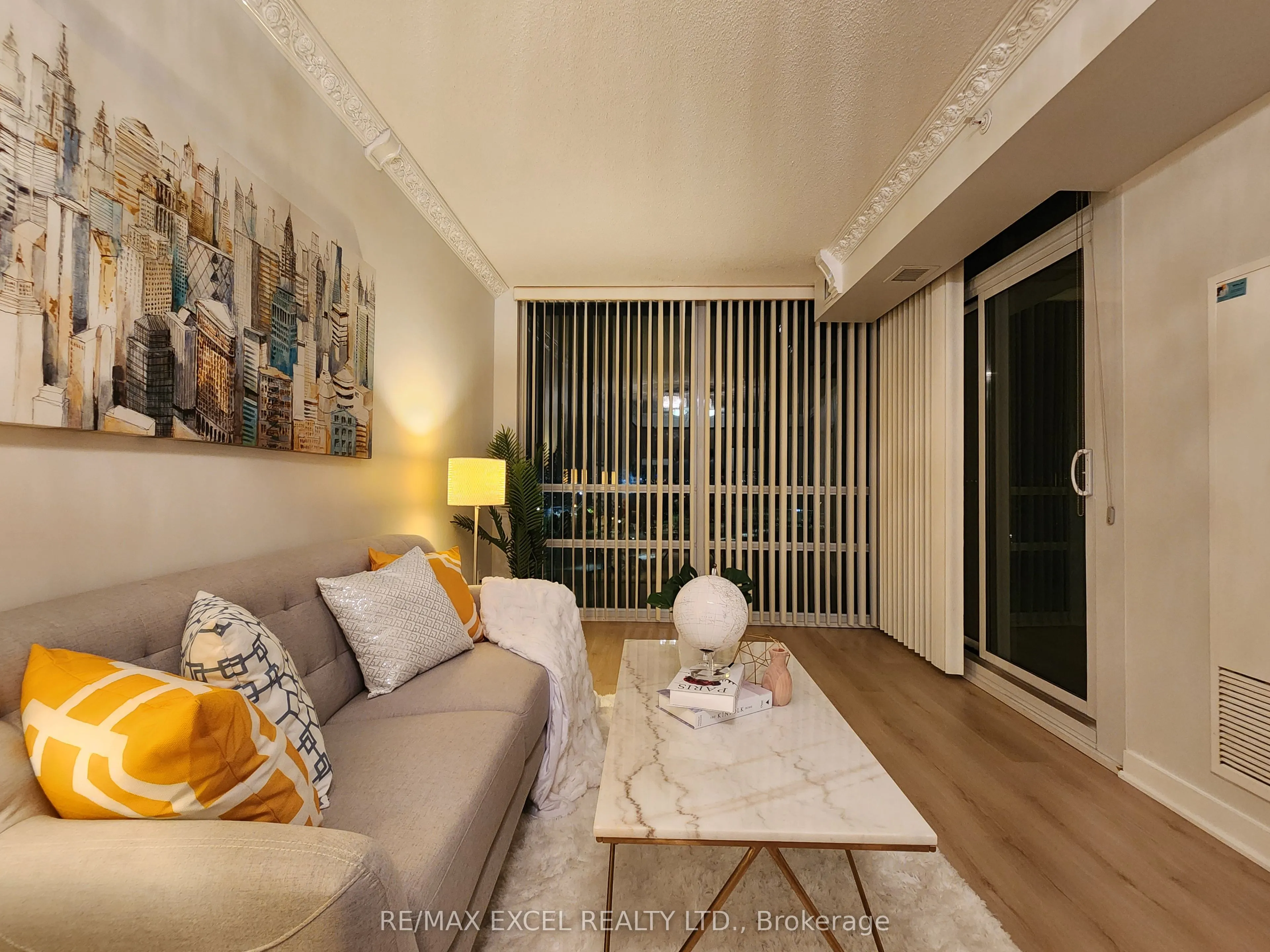 5740 Yonge Street, #803