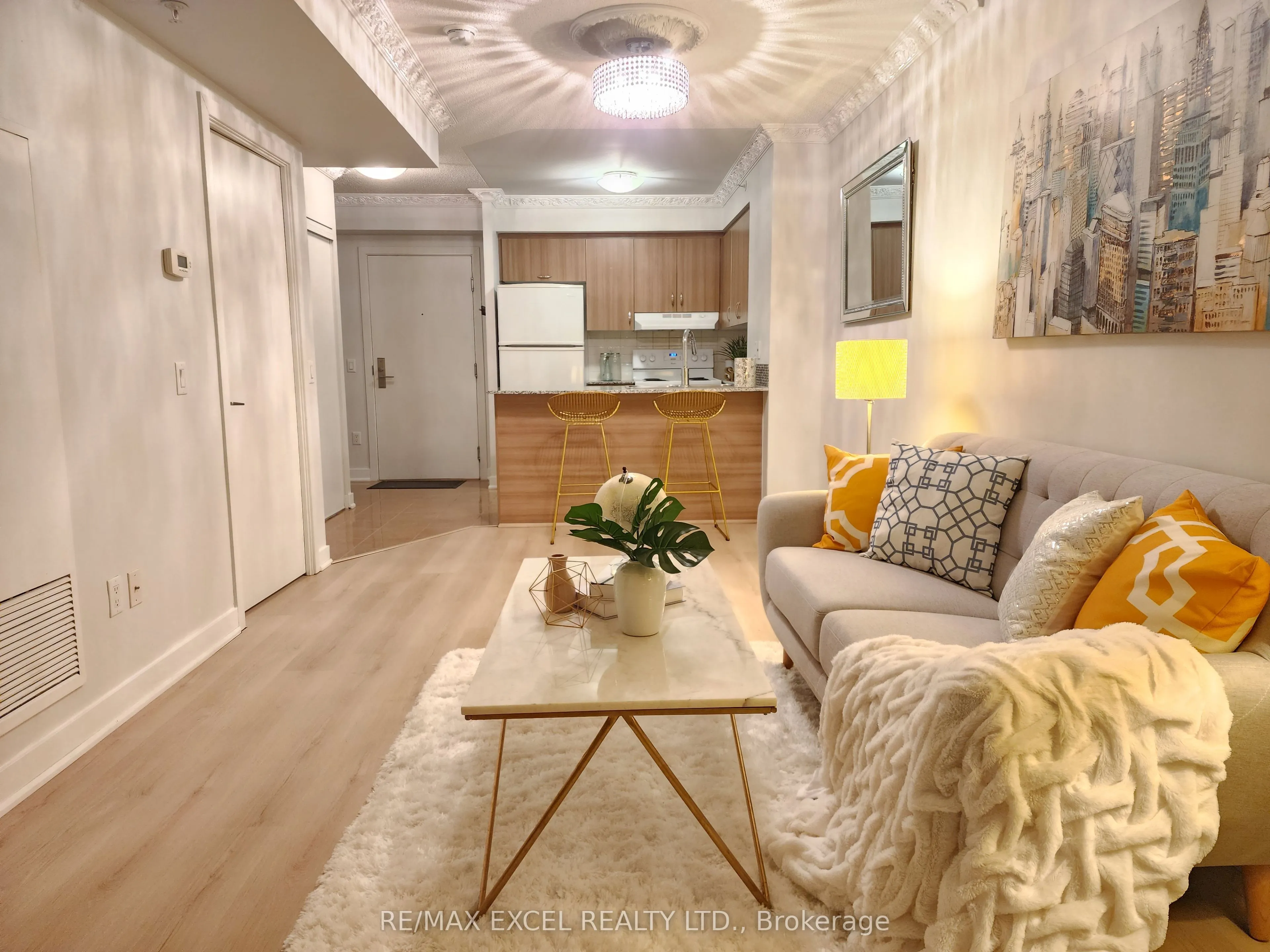 5740 Yonge Street, #803