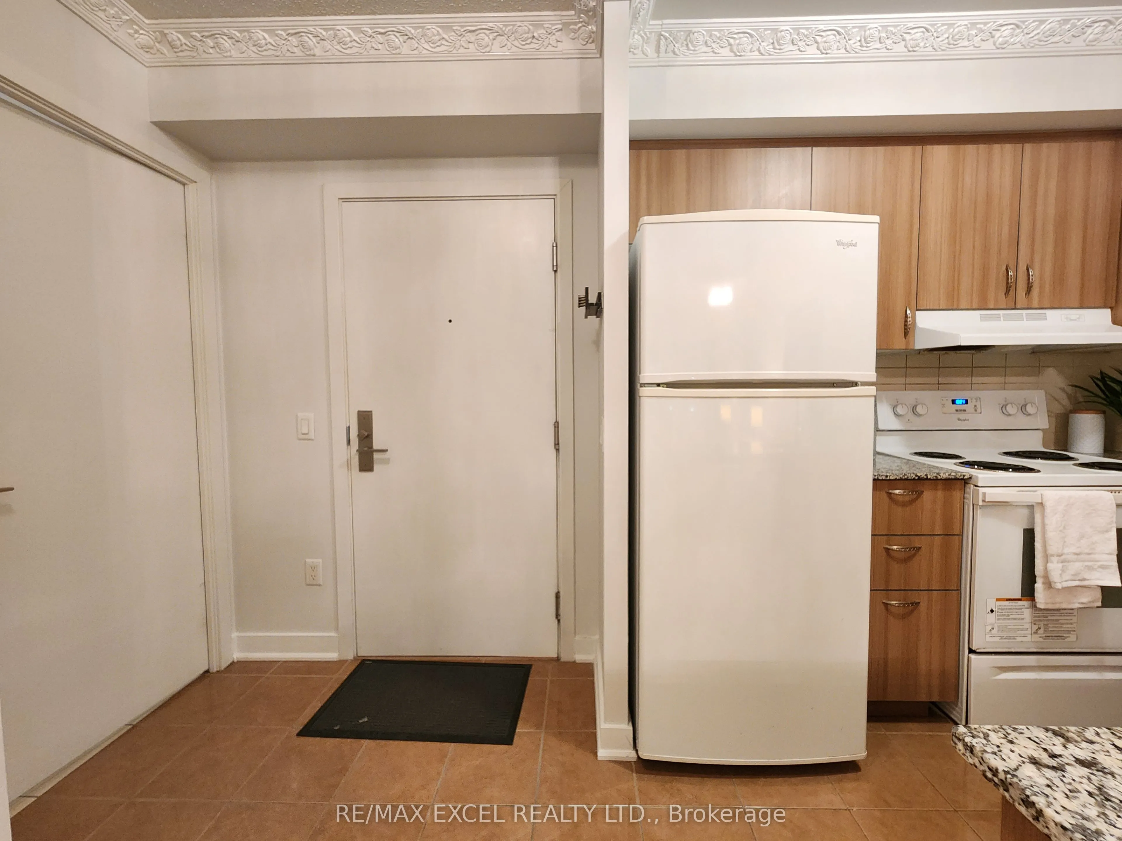 5740 Yonge Street, #803