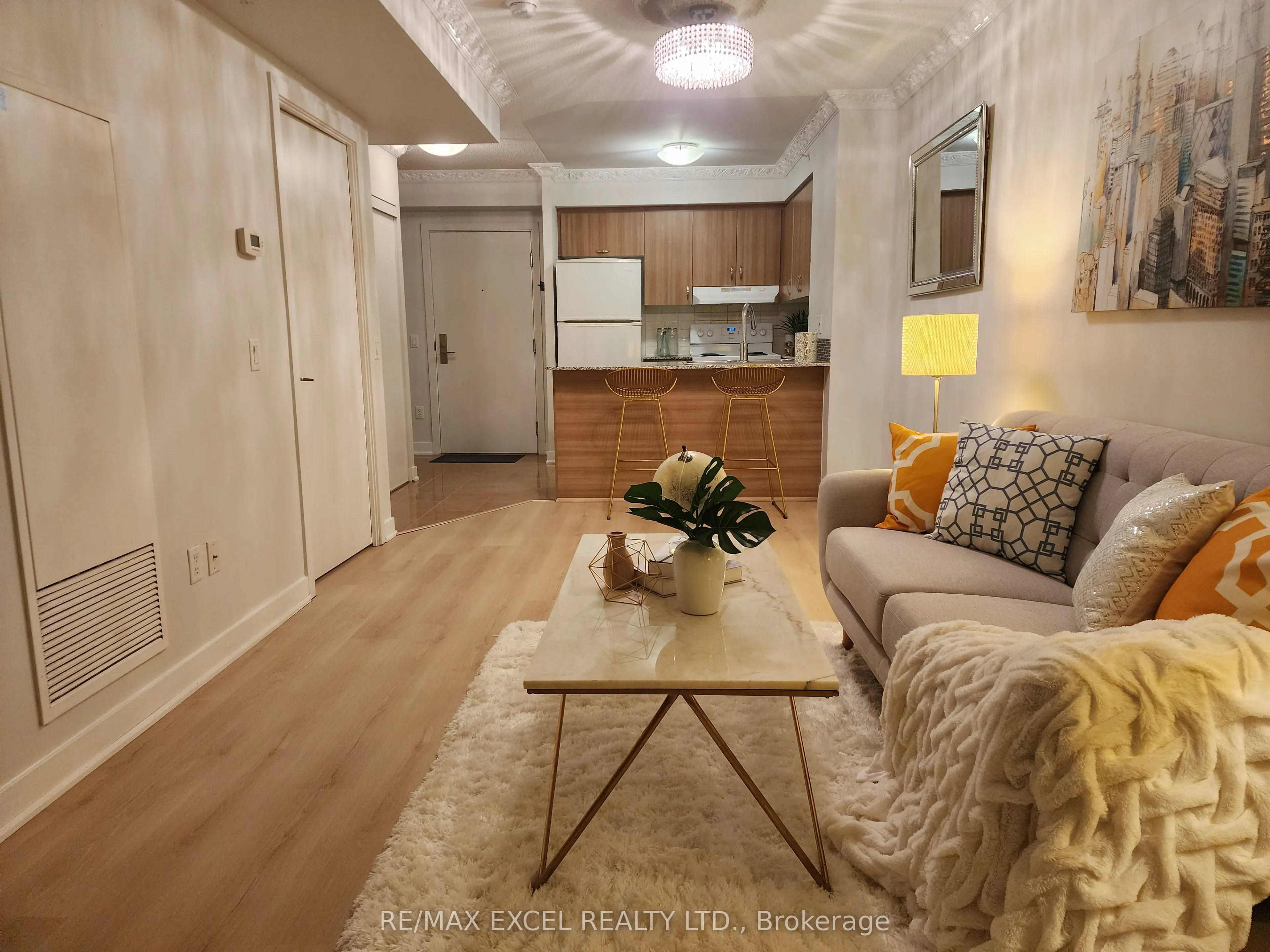 5740 Yonge Street, #803