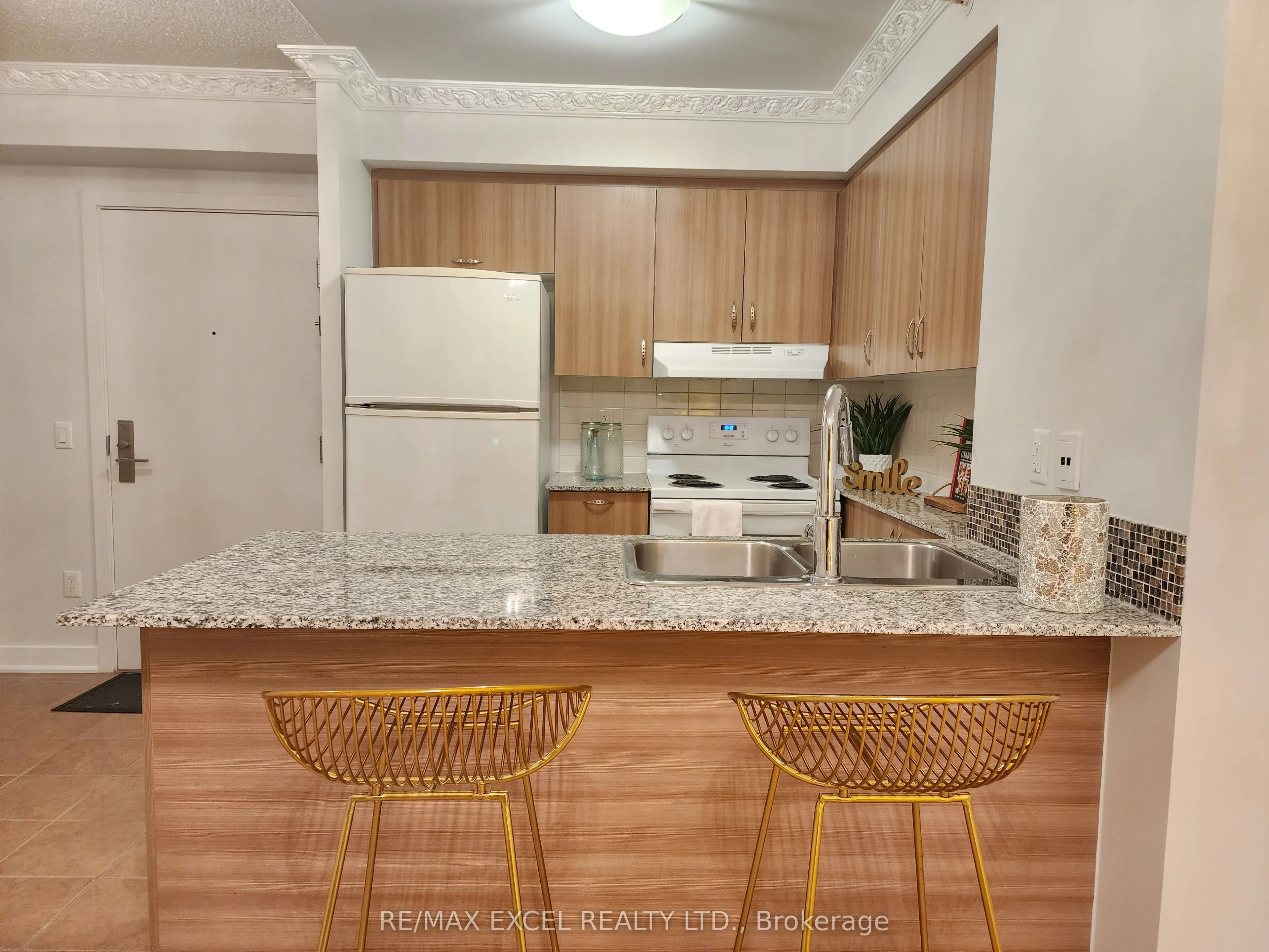 5740 Yonge Street, #803