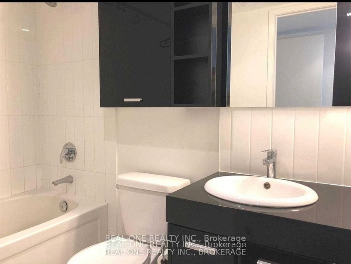 19 Singer Court, #1020