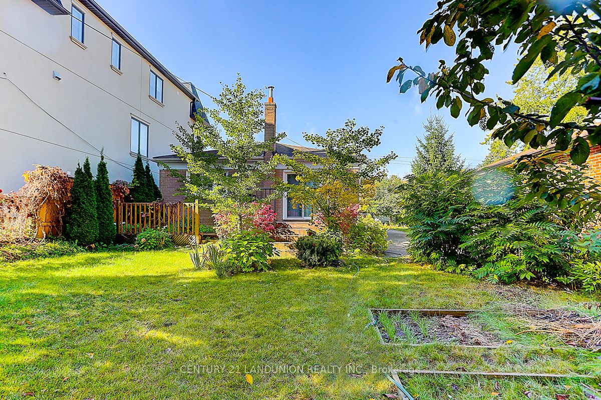 223 Willowdale Avenue