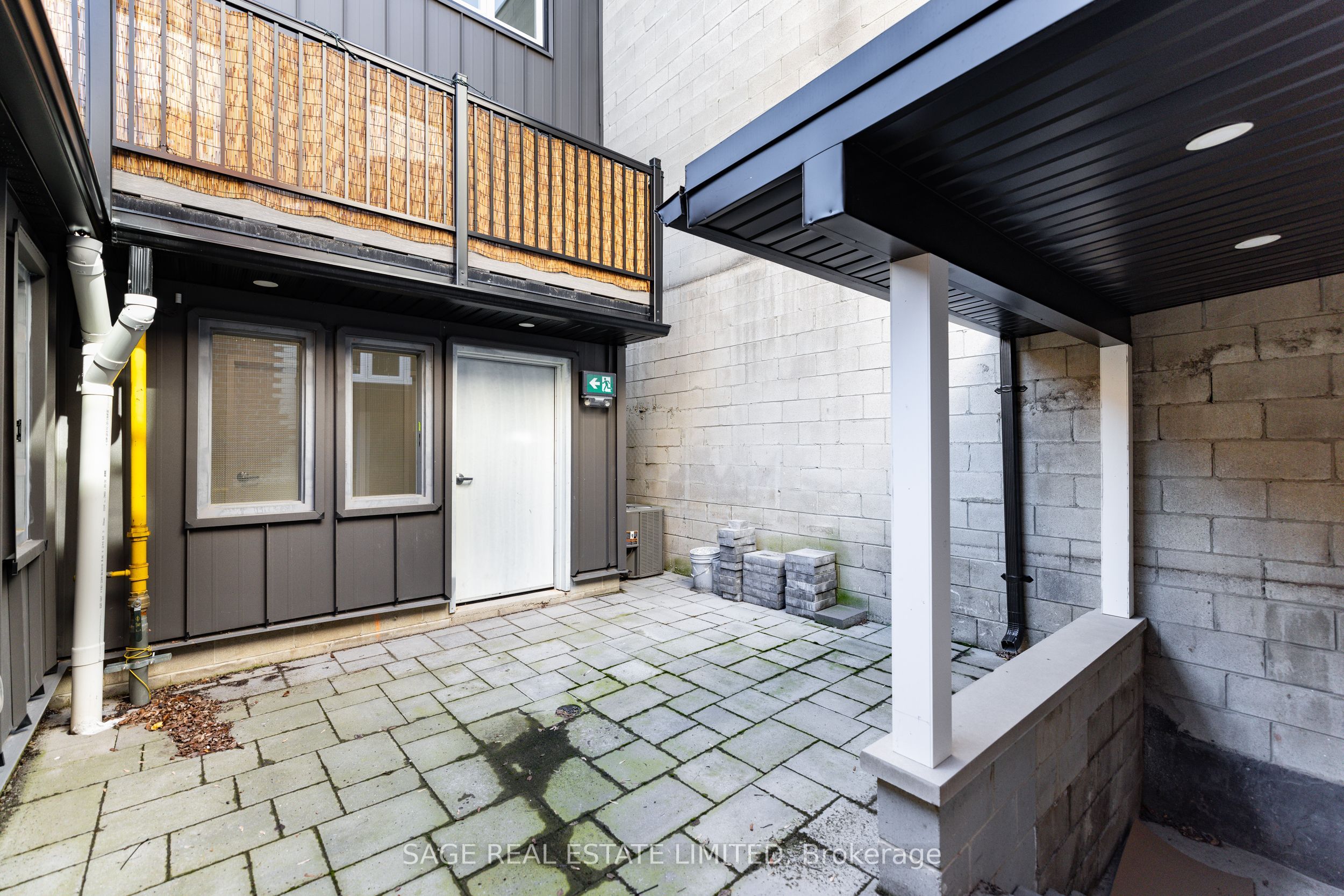 225 Carlton Street, #2