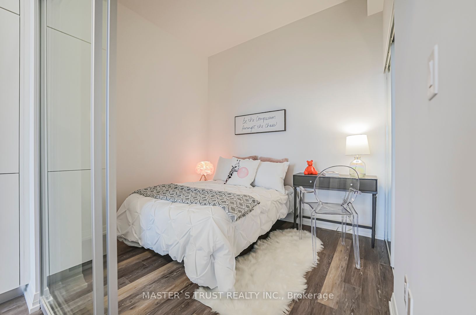 75 Canterbury Place, #1817