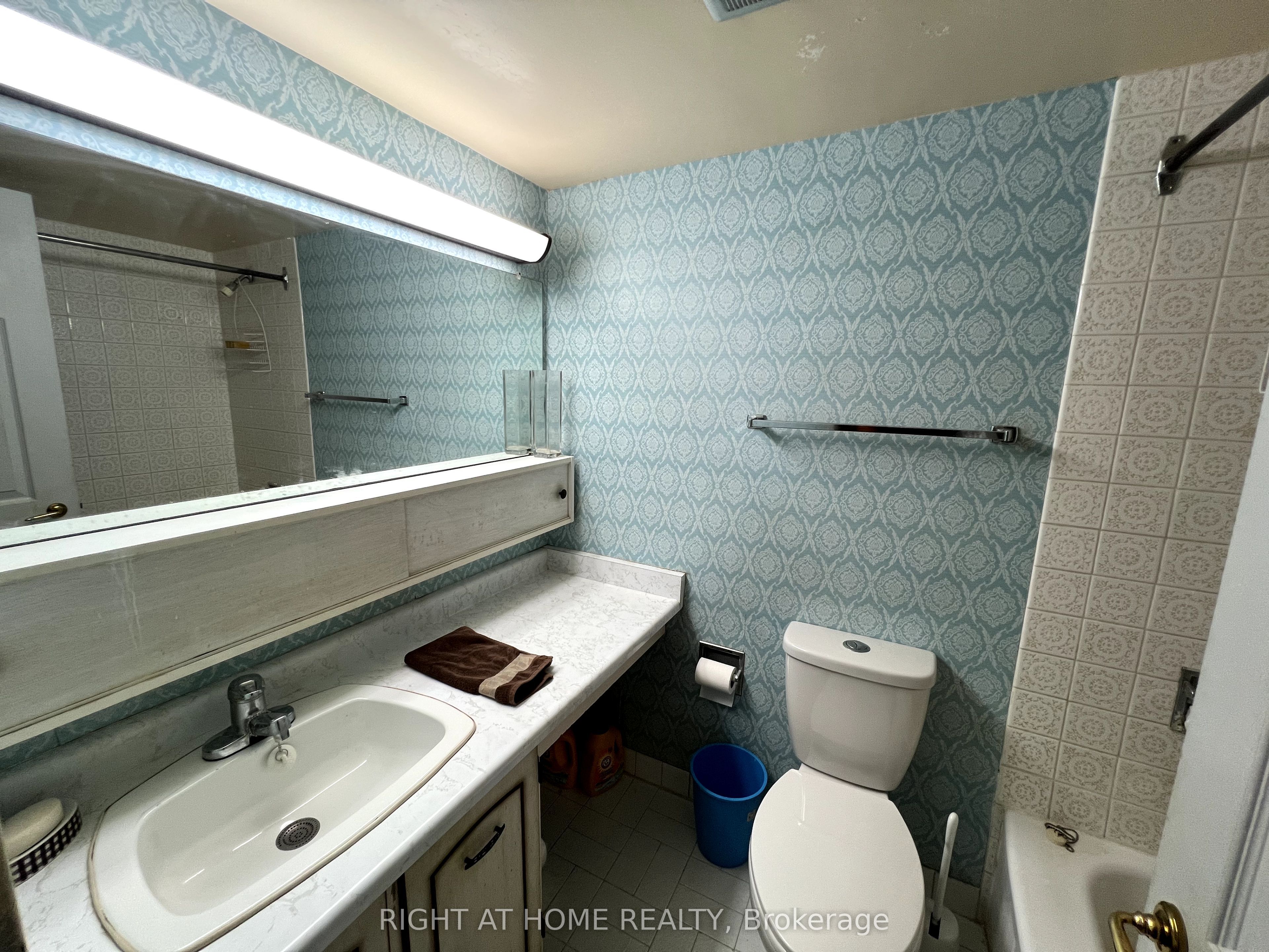 150 Neptune Drive, #1204