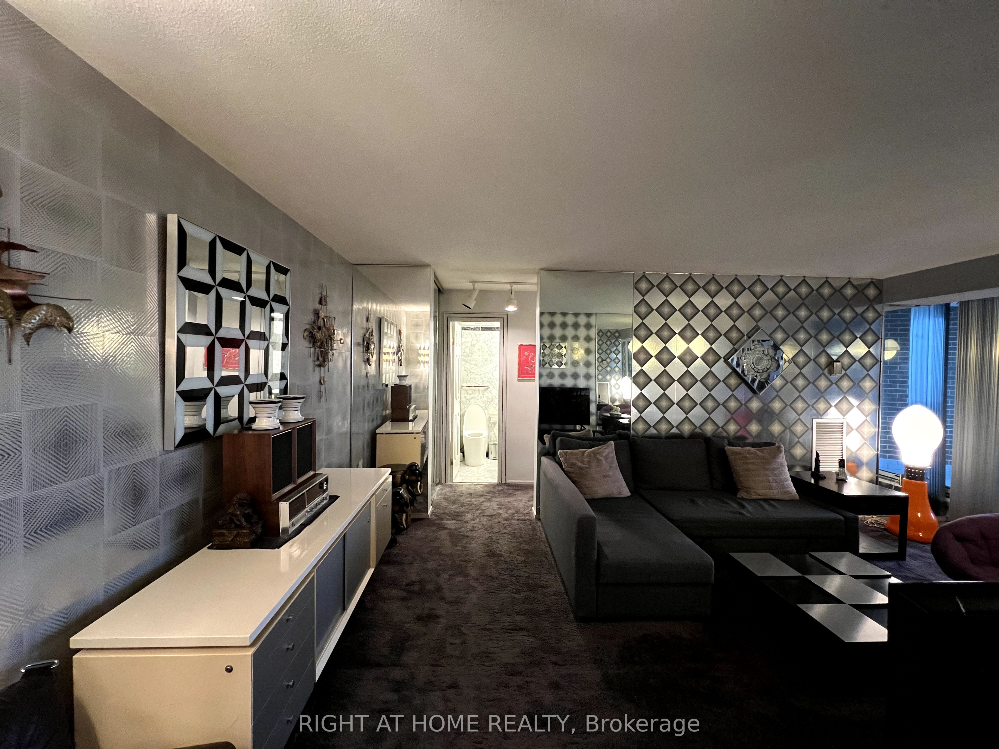 150 Neptune Drive, #1204