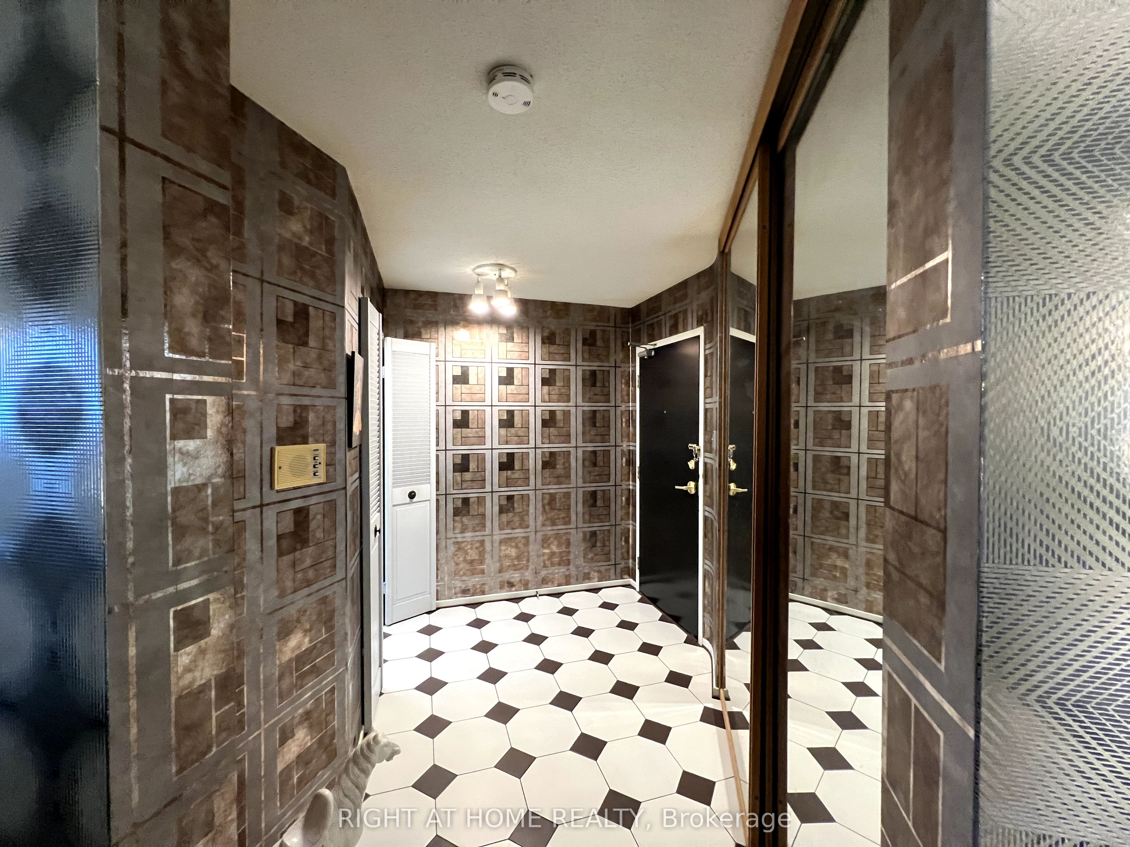 150 Neptune Drive, #1204