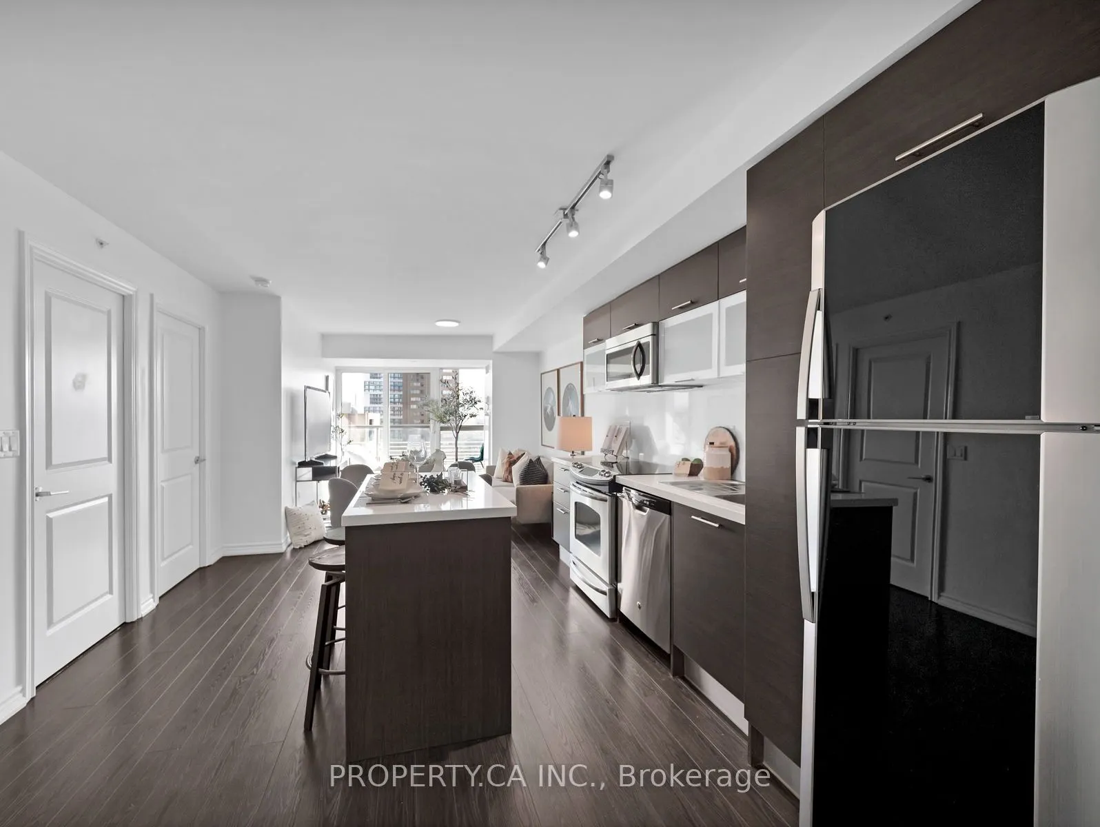 386 Yonge Street, #2105