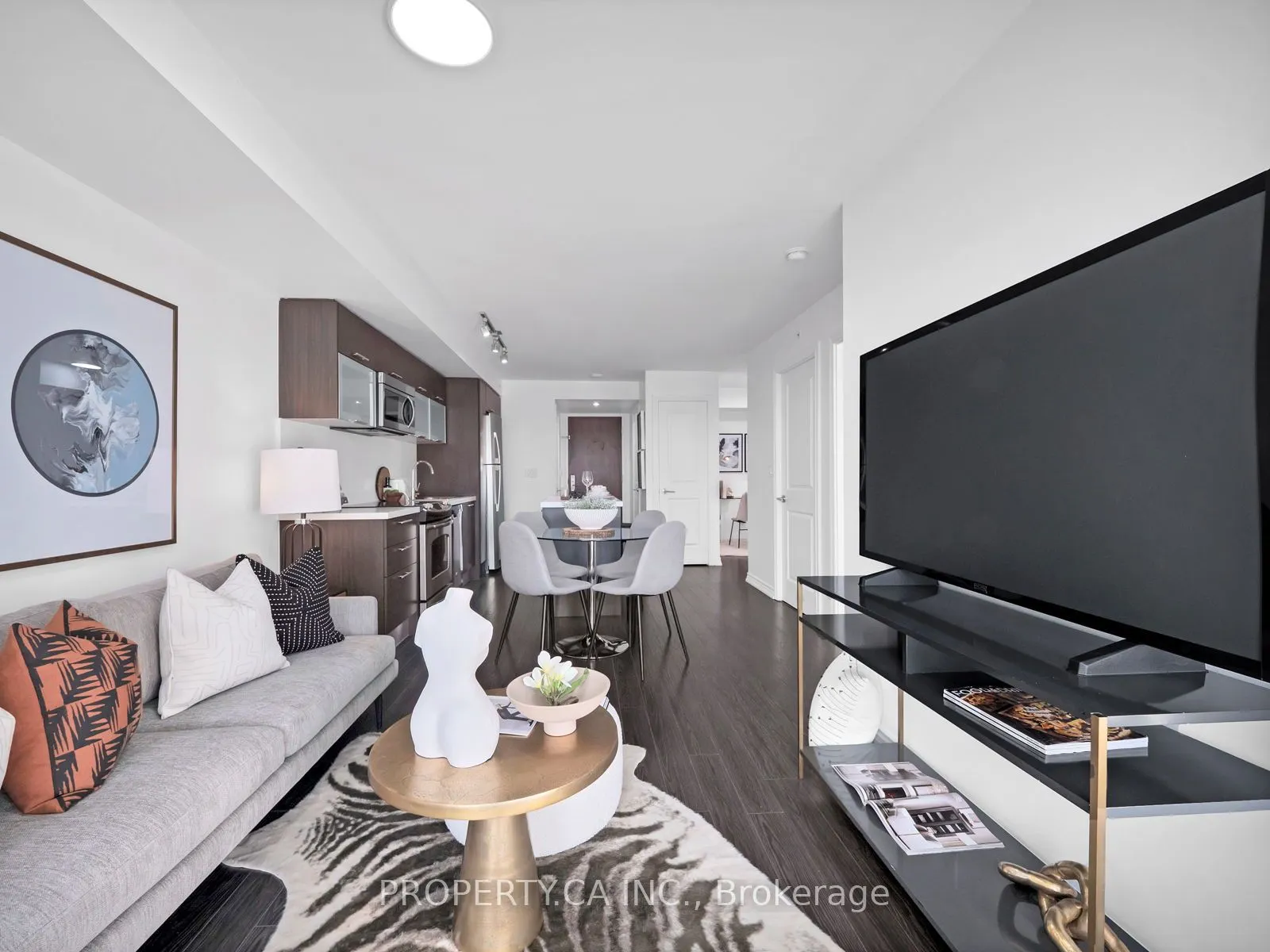 386 Yonge Street, #2105