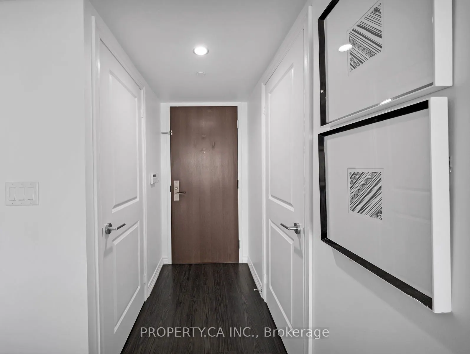 386 Yonge Street, #2105