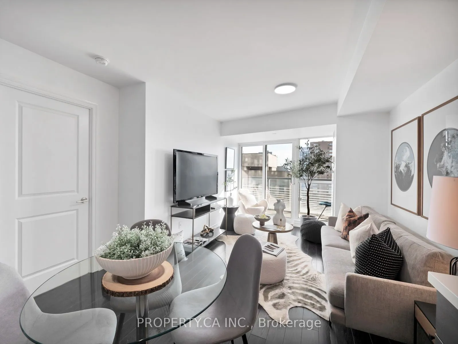 386 Yonge Street, #2105